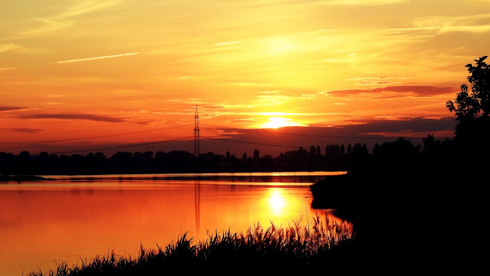Nikon Coolpix P900 sample photo. Sunset, lake landscape, silhuette photography