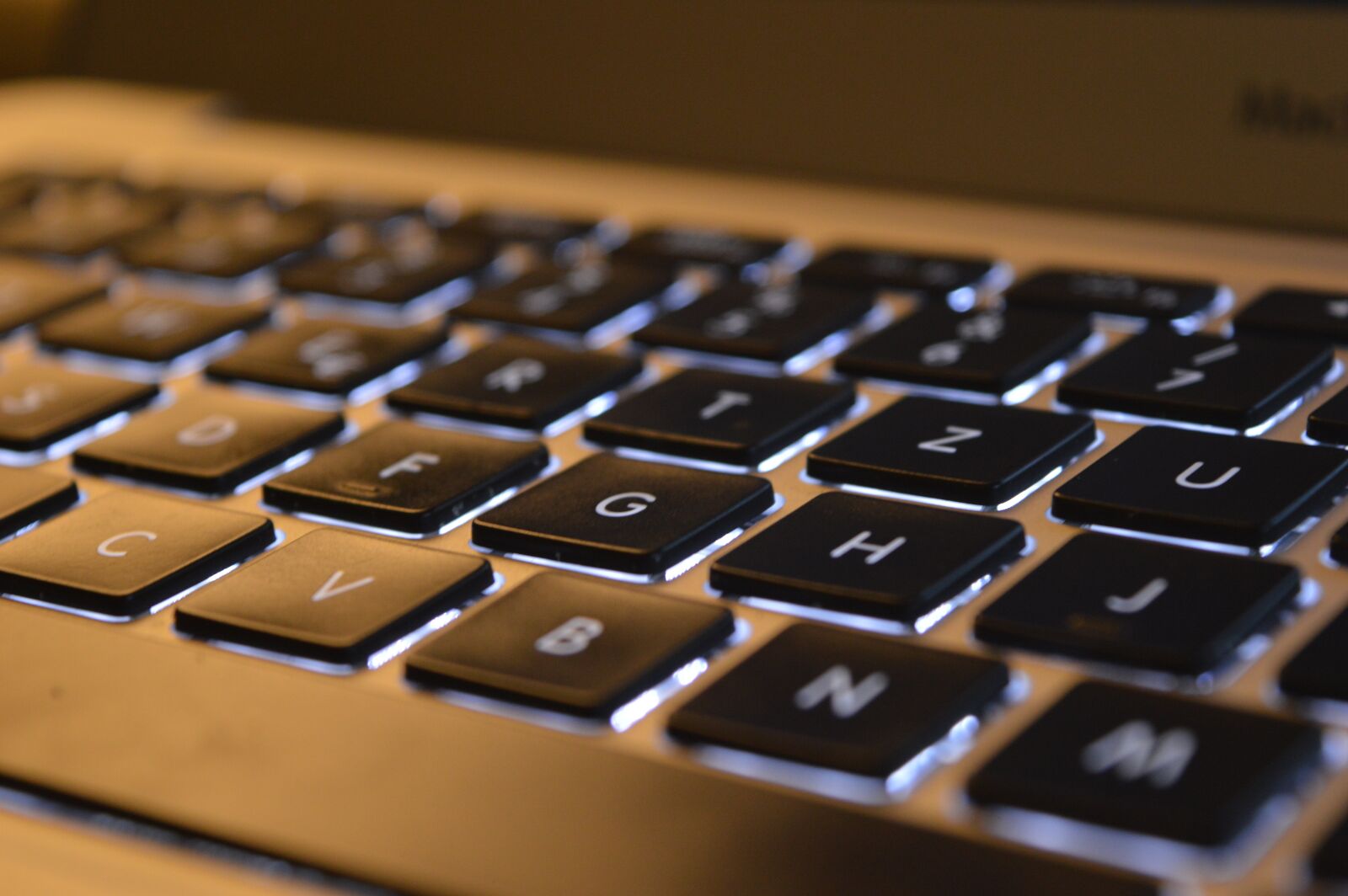 Nikon D3200 sample photo. Keyboard, macbook air, laptop photography