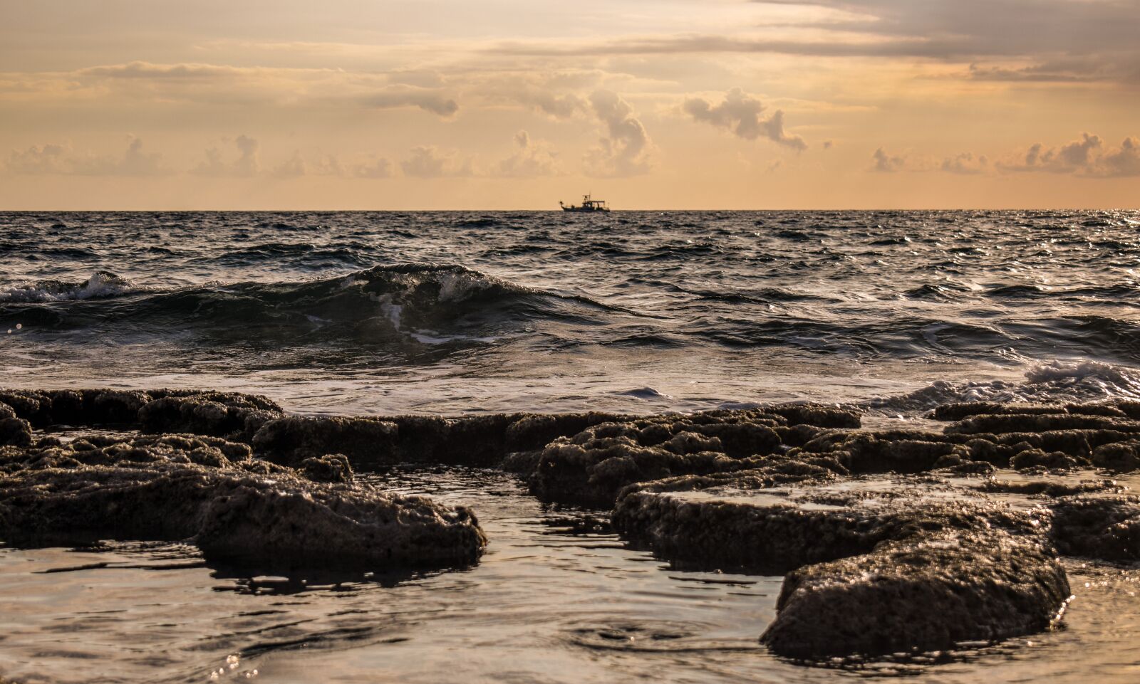 Nikon D3300 sample photo. Beach, wave, sea photography