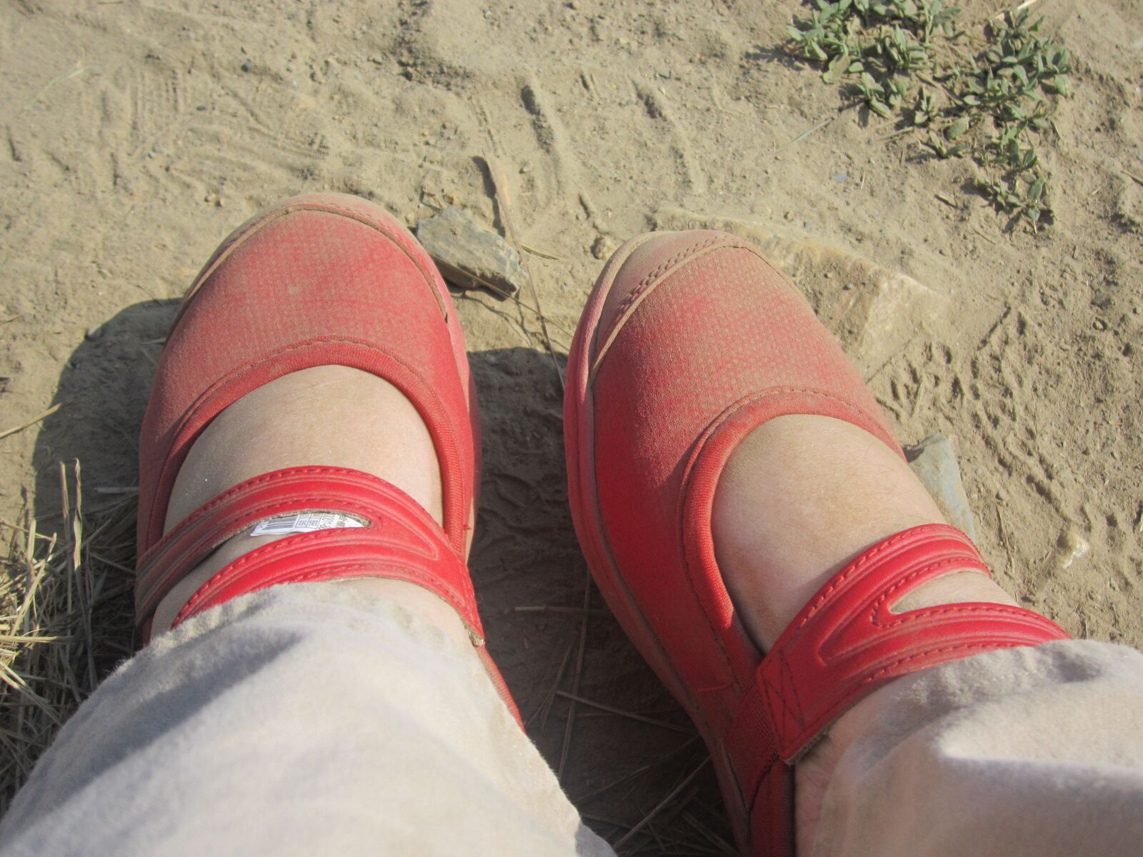 Canon PowerShot A2200 sample photo. Shoes, dirt, sand photography