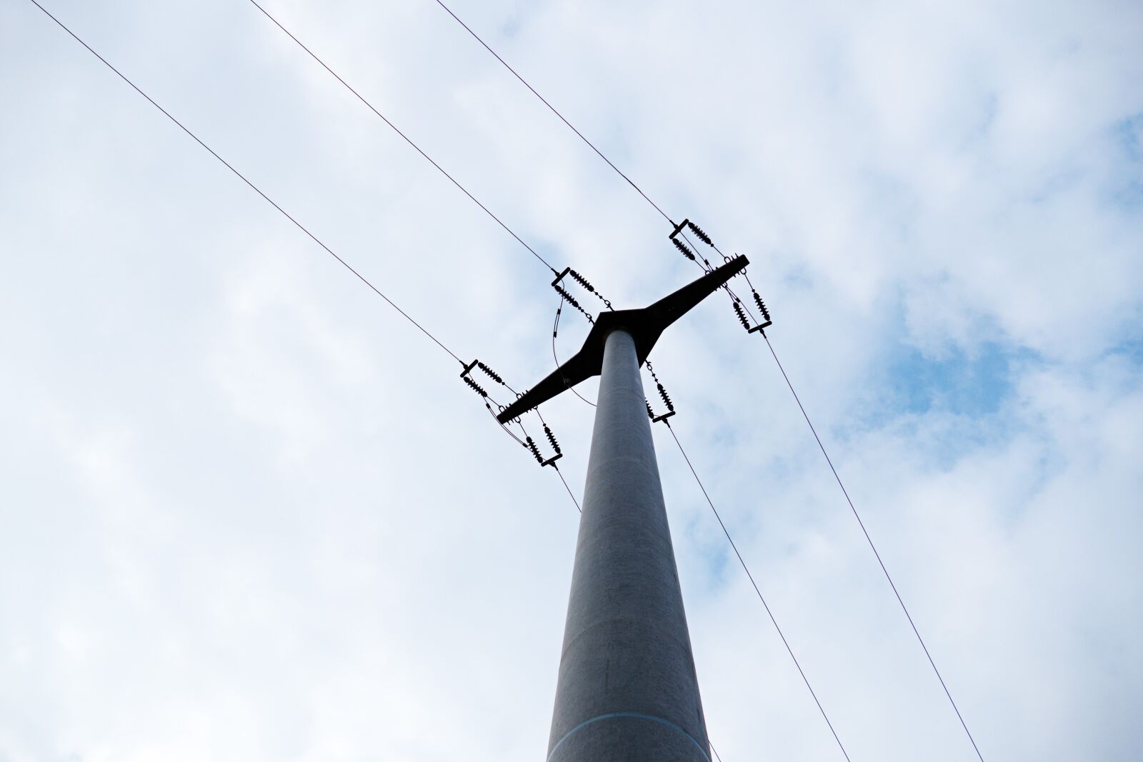 Panasonic Lumix DMC-FZ1000 sample photo. Current, strommast, power line photography
