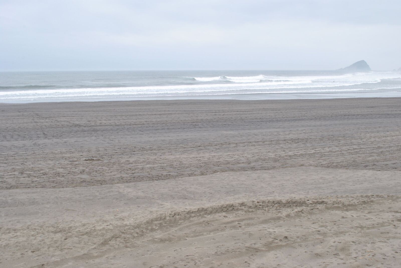 Nikon D3000 sample photo. Beach, sand, sea photography