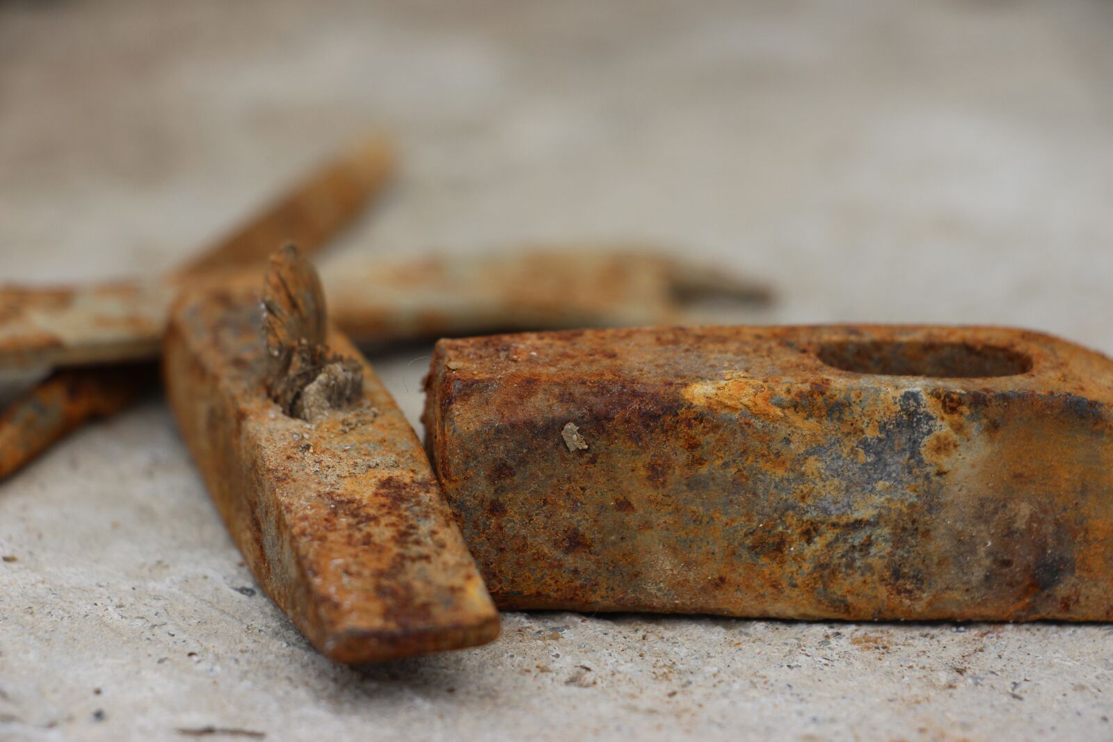 Canon EOS 700D (EOS Rebel T5i / EOS Kiss X7i) sample photo. Iron, rust, rusty photography