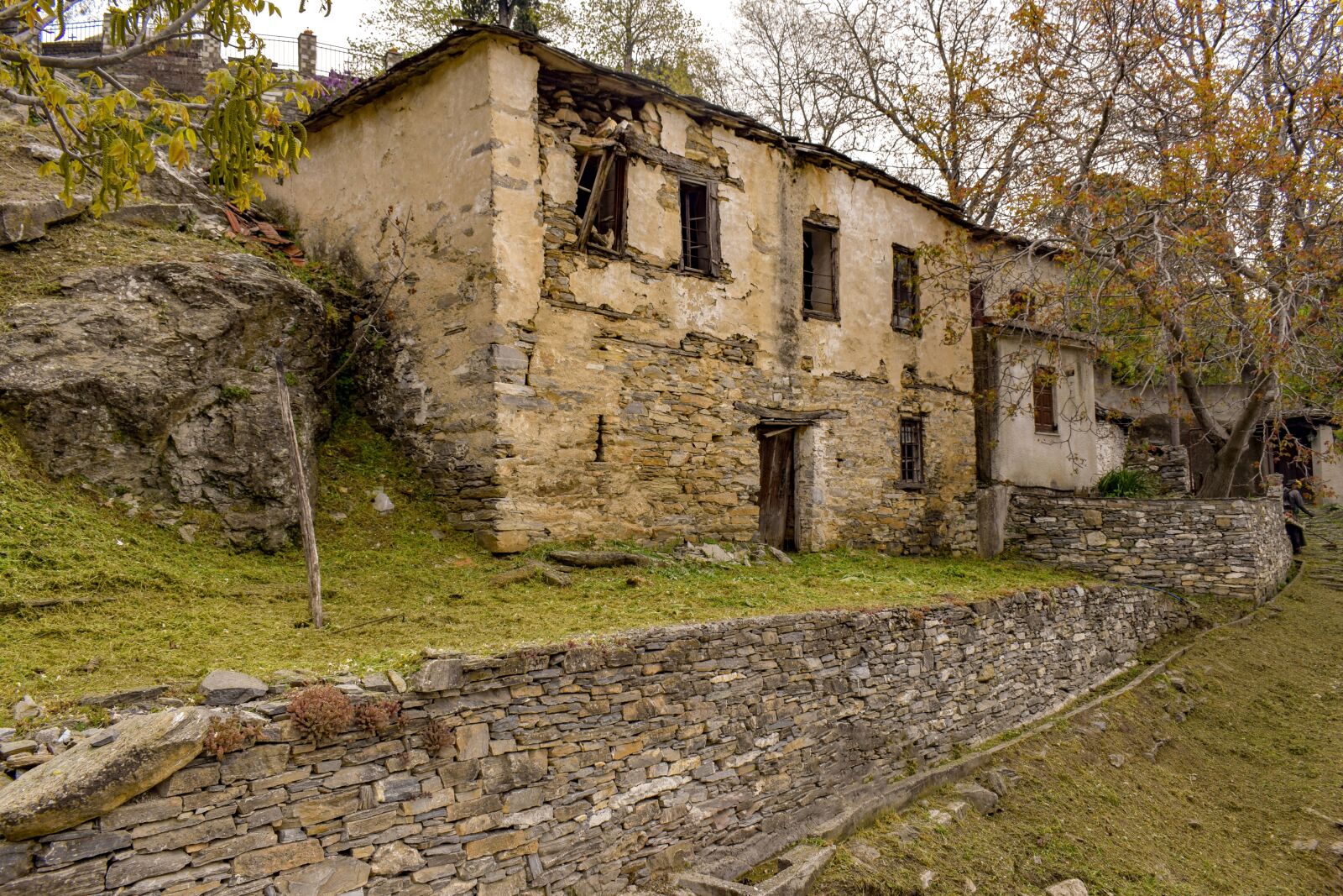 Nikon D3300 sample photo. Old house, abandoned, building photography