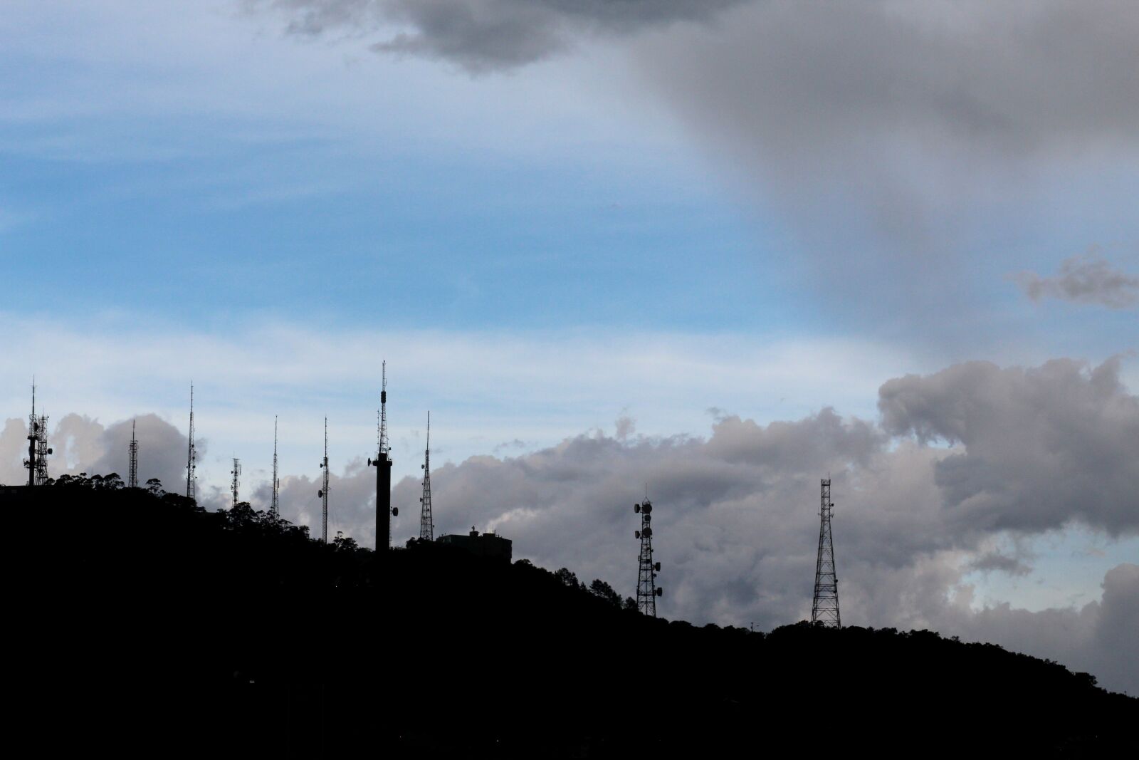 Canon EOS 1300D (EOS Rebel T6 / EOS Kiss X80) sample photo. Landscape, sky, clouds photography