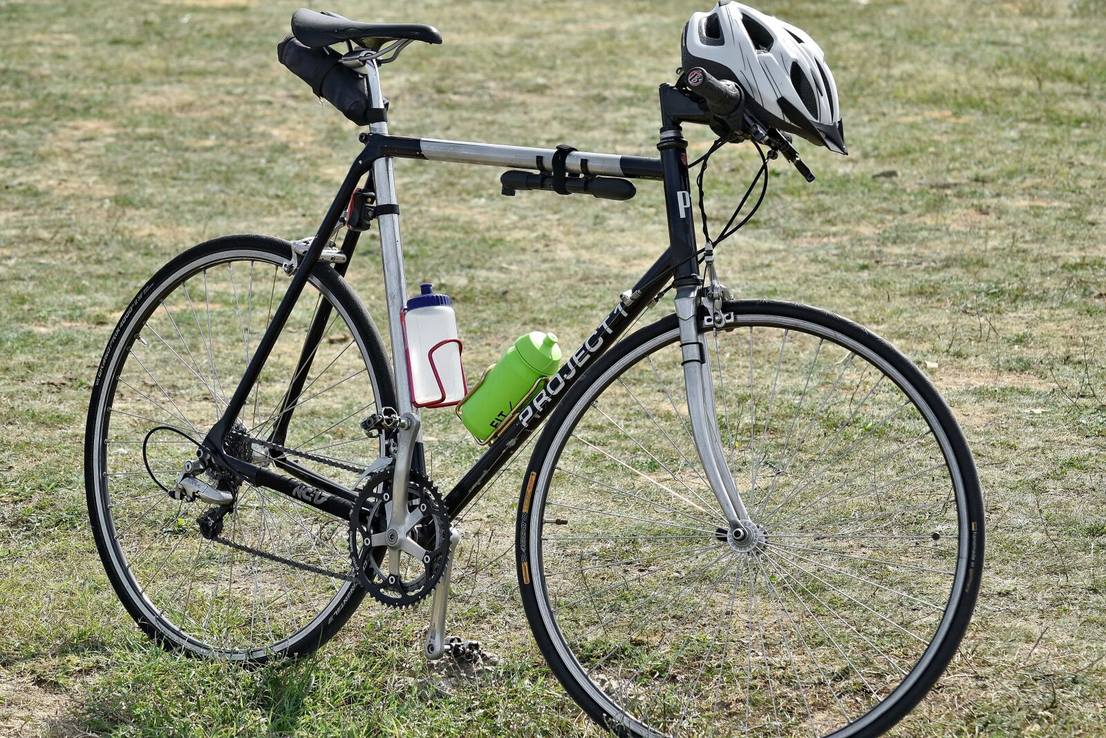 Nikon D5500 sample photo. Helmet, mountain bike, steering photography