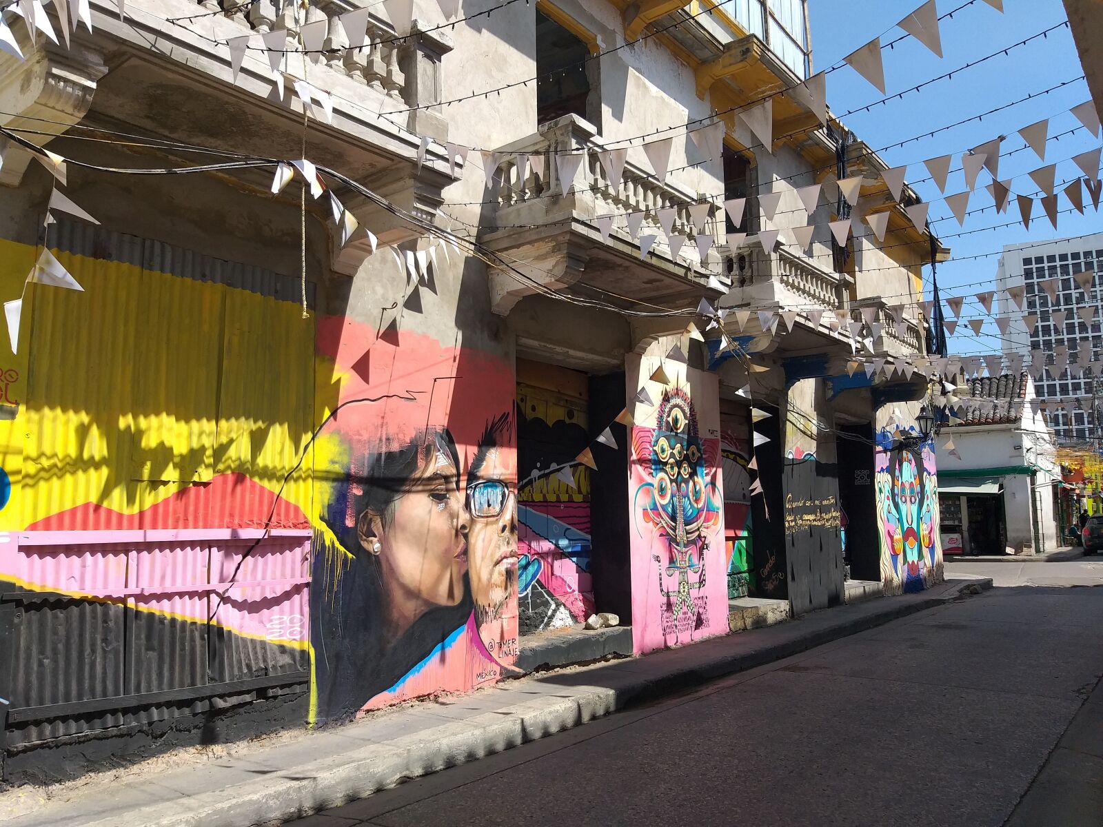 Samsung Galaxy A6+ sample photo. Mural, en ciudad hist photography