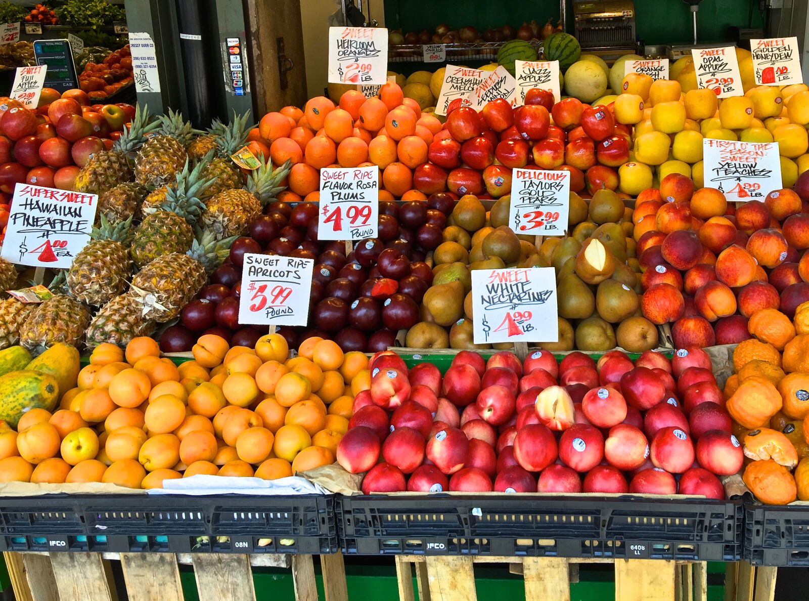 iPhone 6 Plus back camera 4.15mm f/2.2 sample photo. Citrus, fruit, farmers, market photography