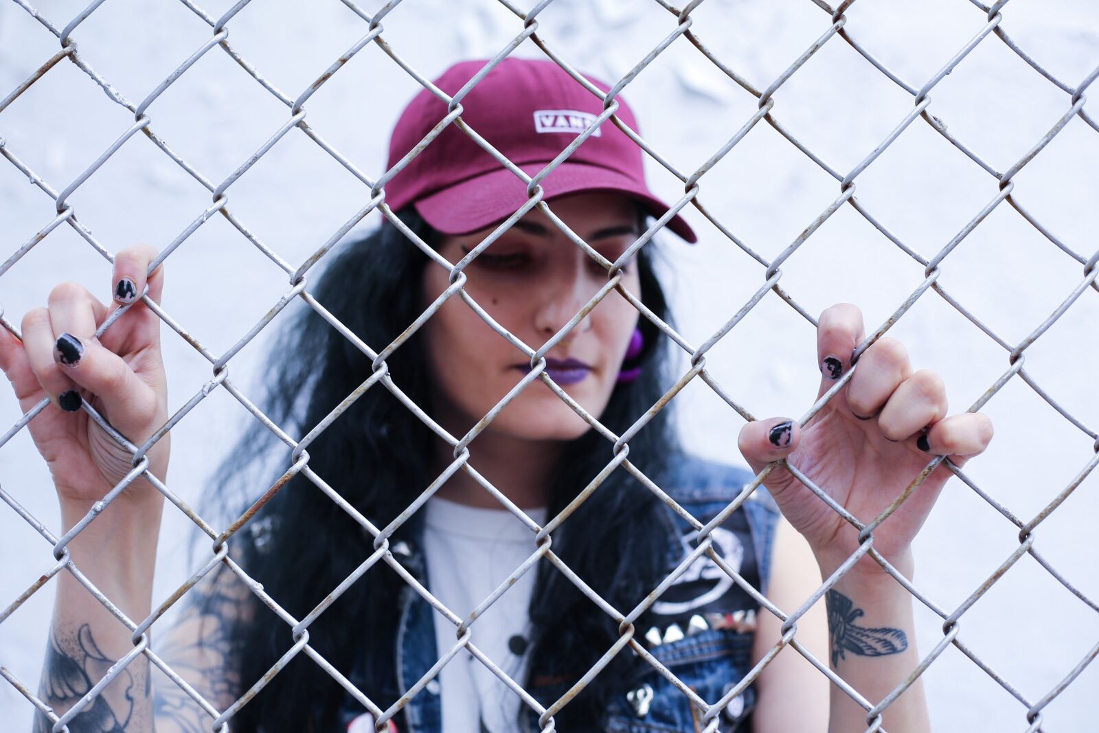 Canon EOS 6D + Canon EF 50mm F1.8 STM sample photo. Addiction, chains, barriers photography