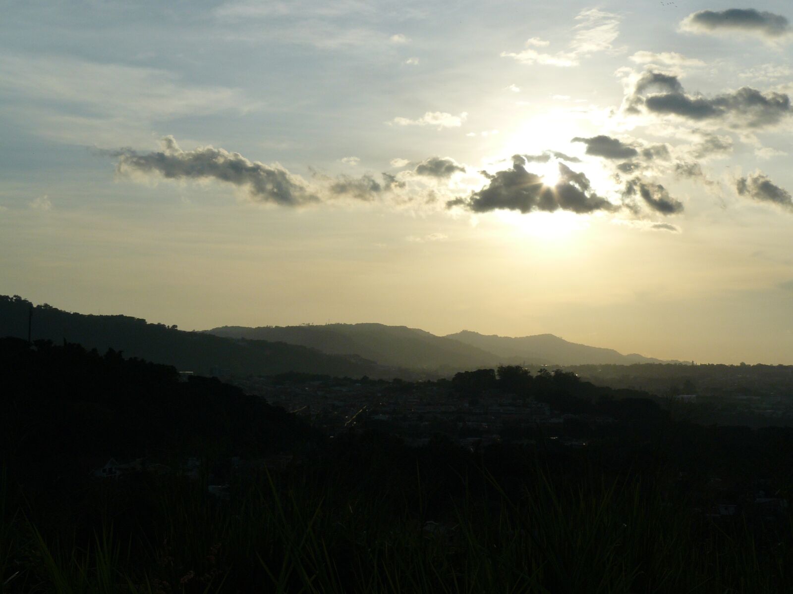 Panasonic DMC-FZ8 sample photo. Sunset, el salvador, mountains photography