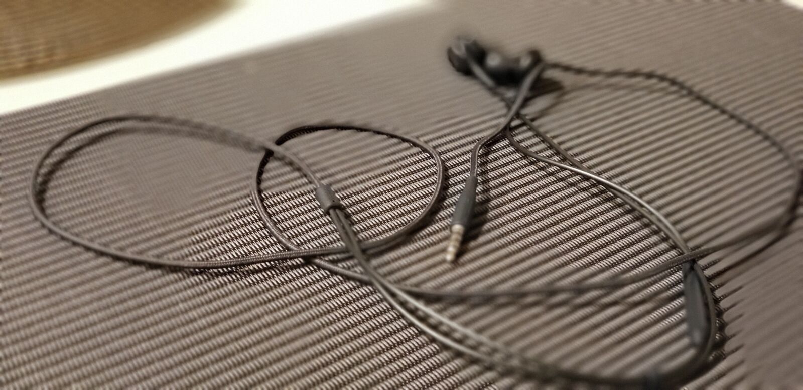 Samsung Galaxy Note9 sample photo. Earphone, the end of photography