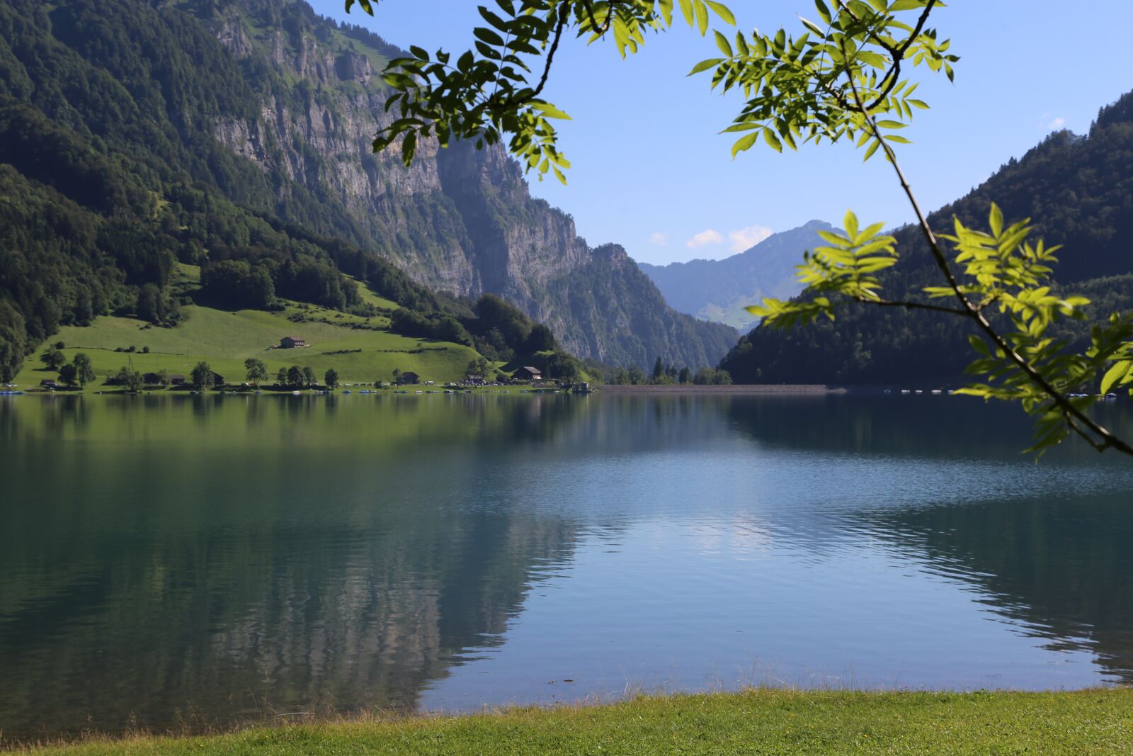Canon EOS 6D + Canon EF 24-105mm F4L IS USM sample photo. Lake, klöntal, summer photography
