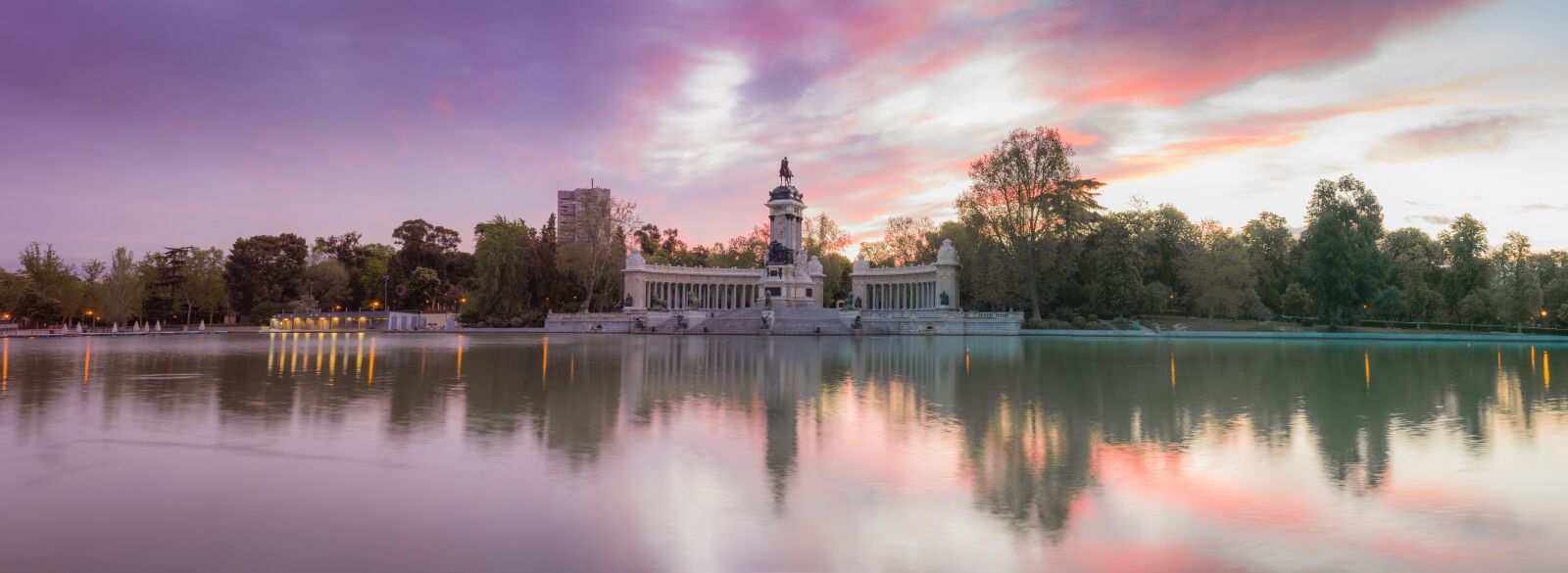 Canon EOS 600D (Rebel EOS T3i / EOS Kiss X5) sample photo. Panoramic, dawn, park photography