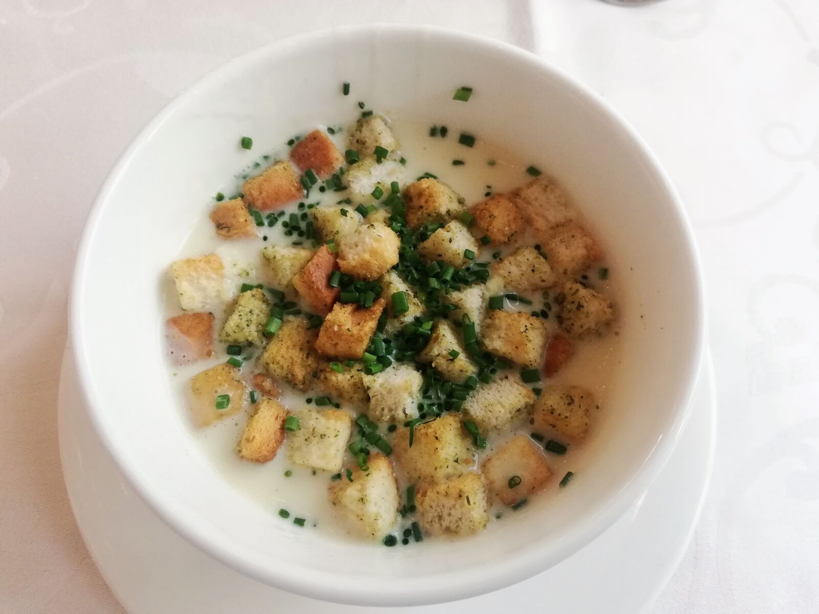 HUAWEI RNE-L21 sample photo. Soup, eat, soup bowls photography
