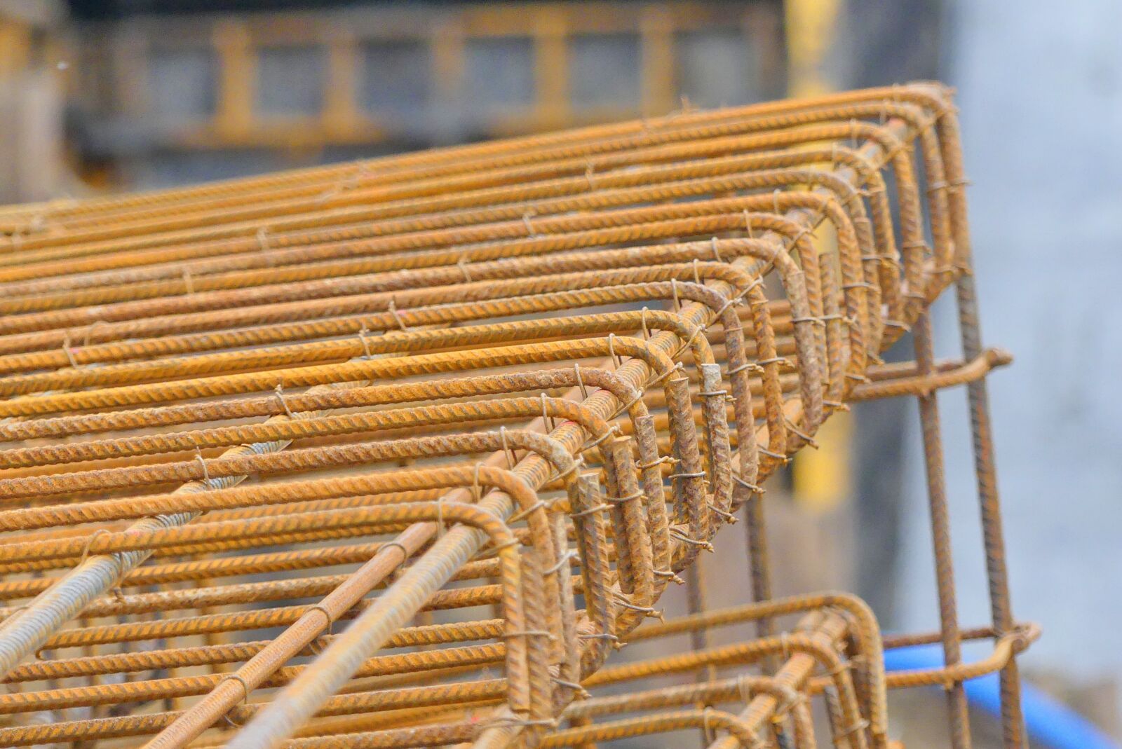 Panasonic Lumix DMC-FZ300 sample photo. Closeup, building, reinforcement photography
