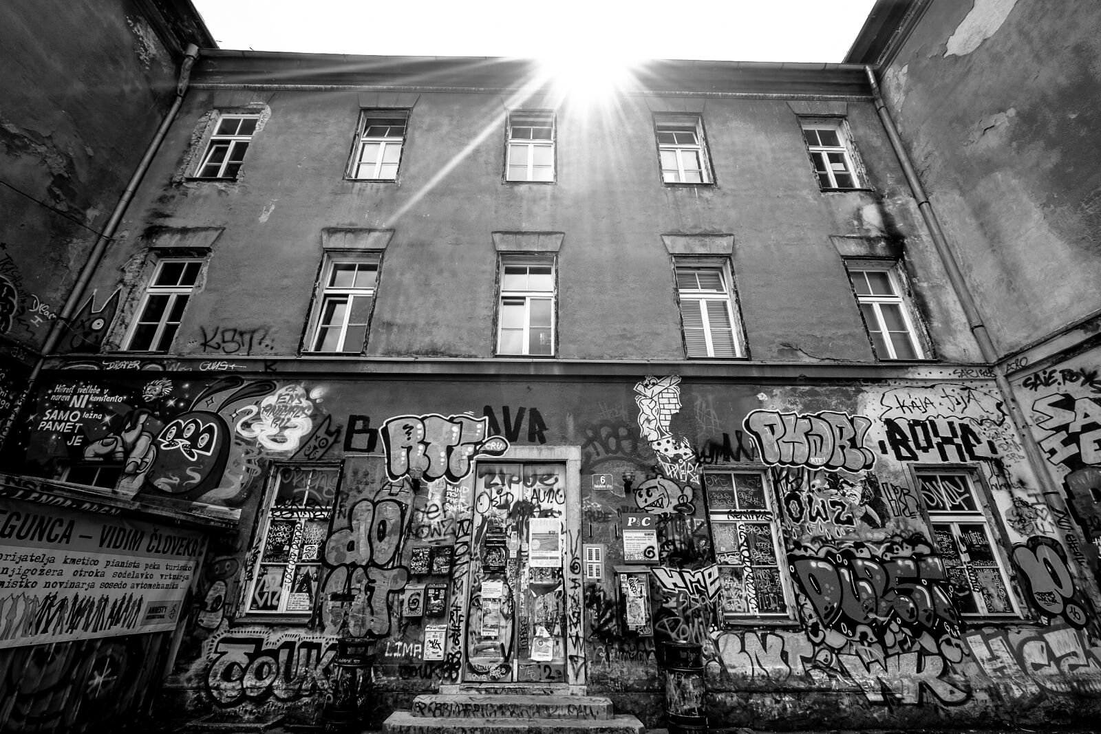 Fujifilm XF 10-24mm F4 R OIS sample photo. Architecture, art, black, and photography