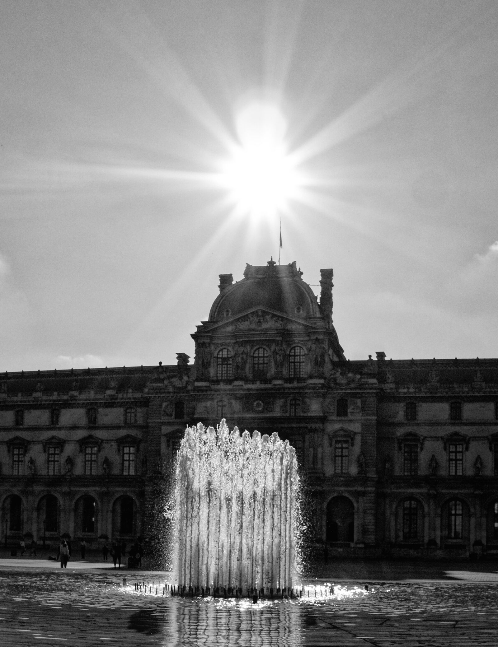 Panasonic Lumix DMC-G6 sample photo. Louvre, fountain, paris photography