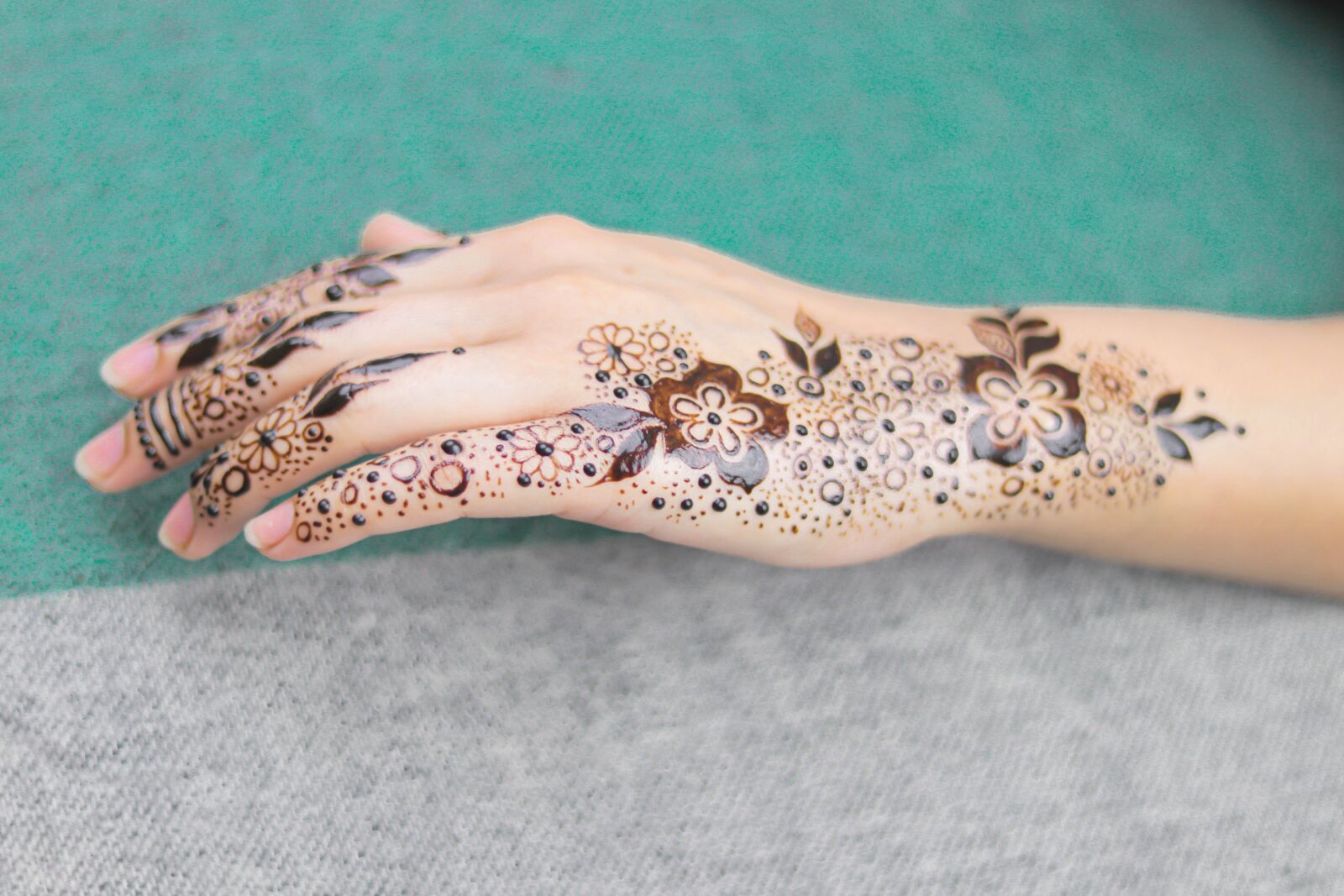 Canon EOS 80D sample photo. Wedding, bridal, henna photography