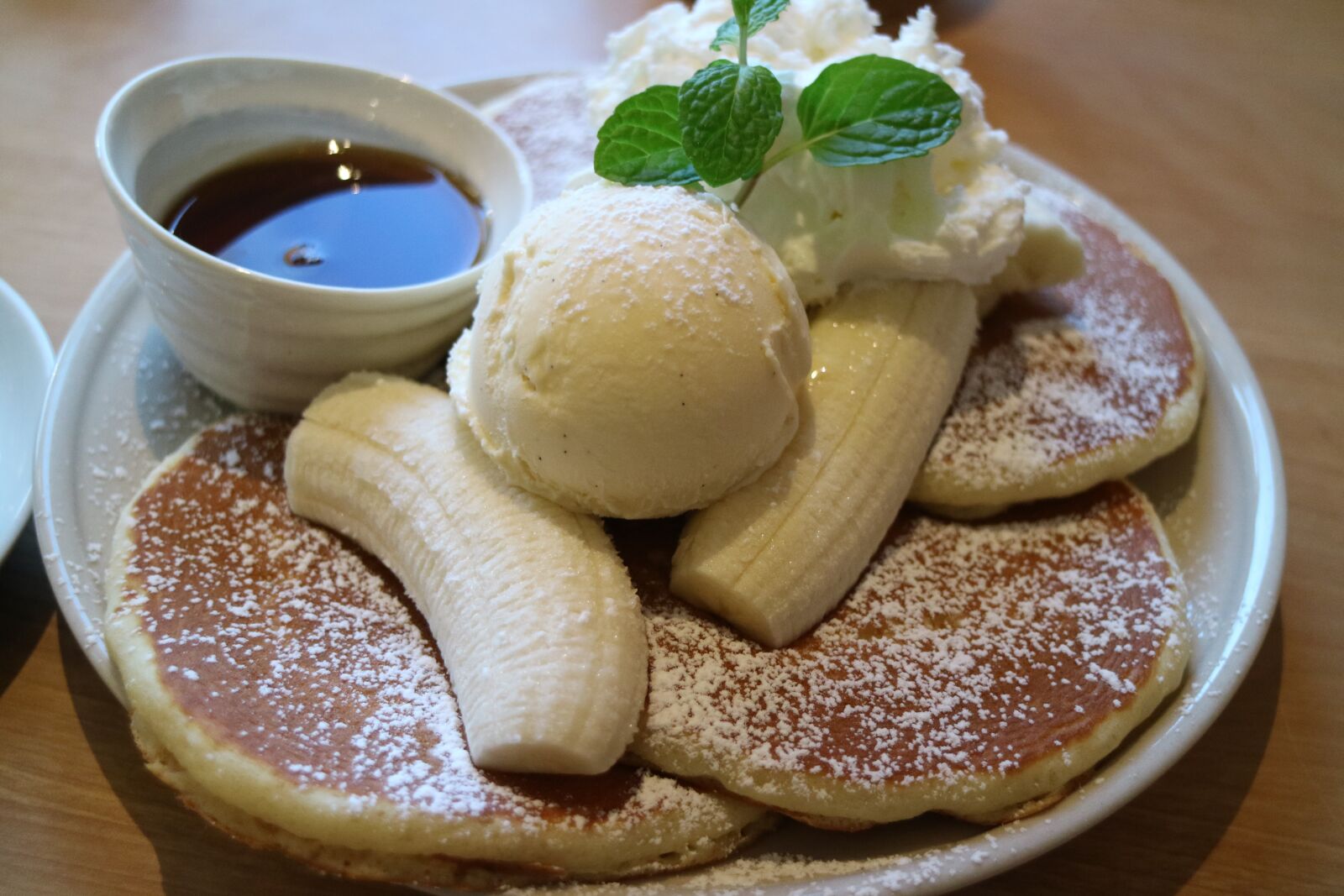 Canon EF-M 18-55mm F3.5-5.6 IS STM sample photo. Suites, pancake, sweet photography