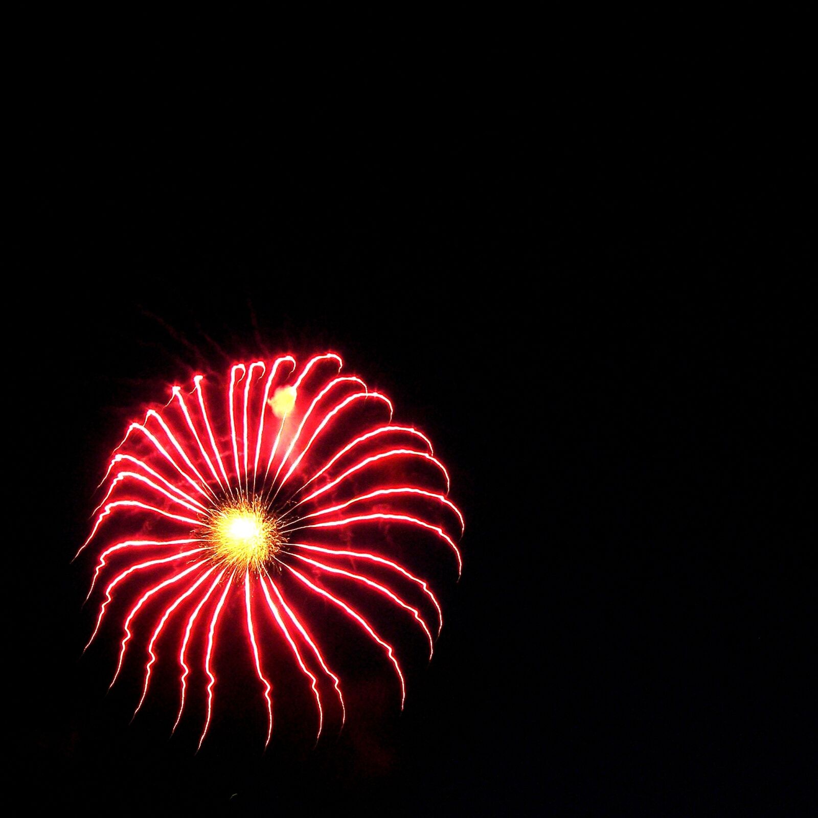 Kodak P712 ZOOM DIGITAL CAMERA sample photo. Fireworks, sky, night photography