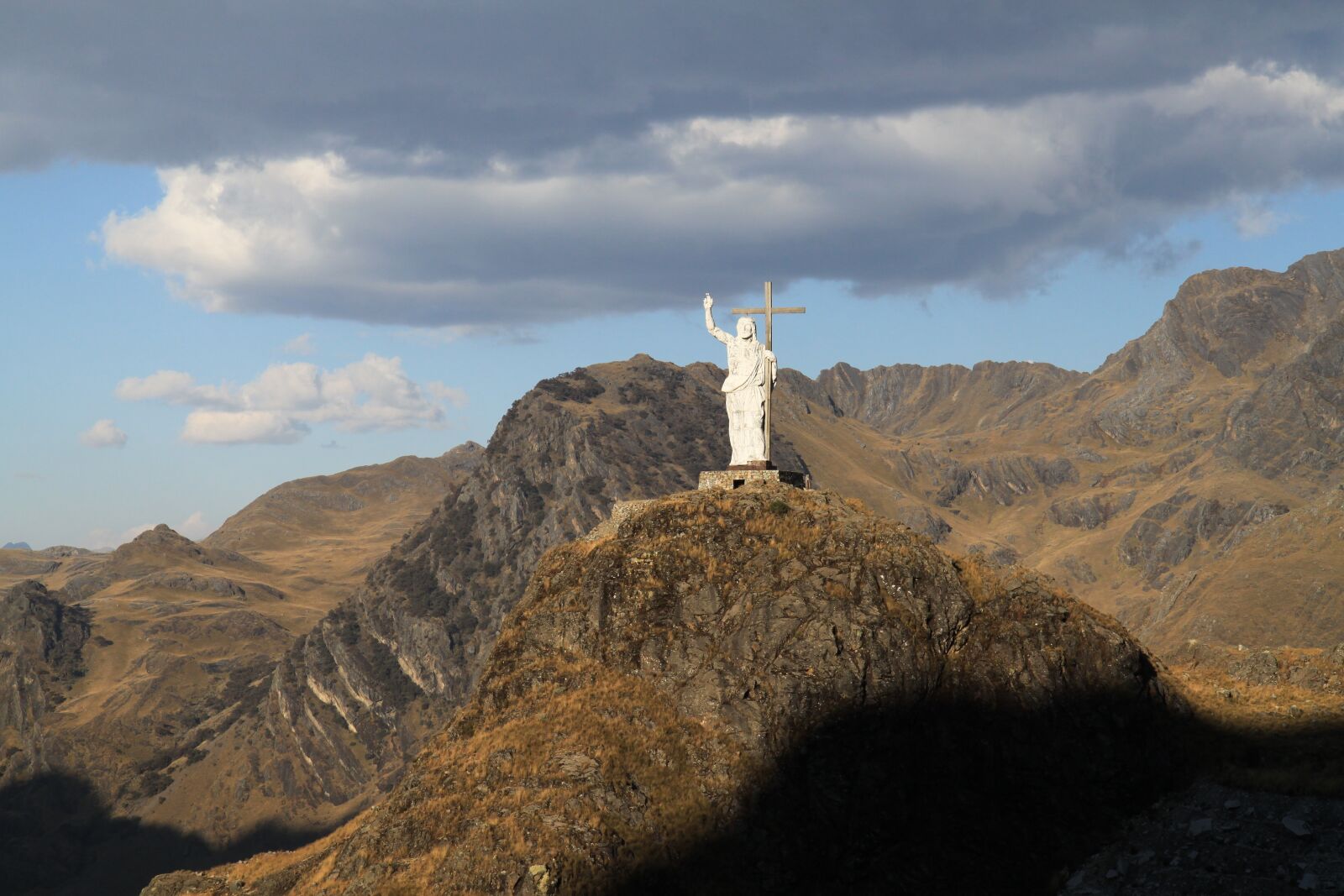 Canon EOS 500D (EOS Rebel T1i / EOS Kiss X3) sample photo. Jesus, sun, mountain photography