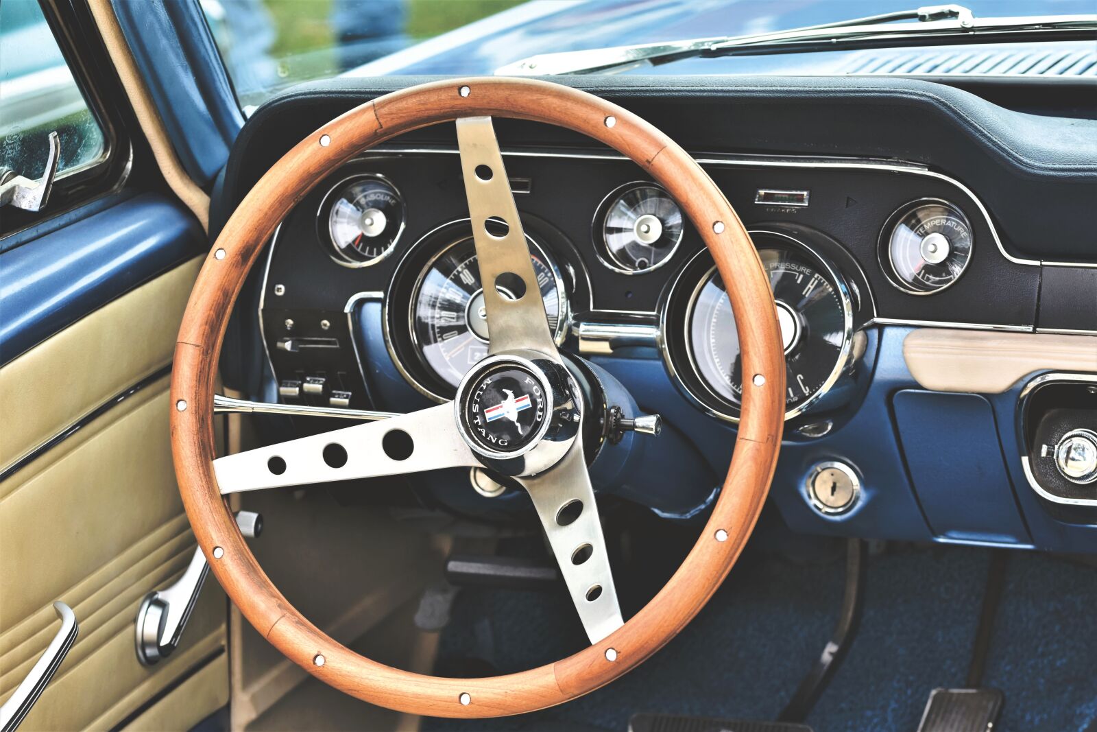 Nikon D7200 sample photo. Ford mustang, steering wheel photography