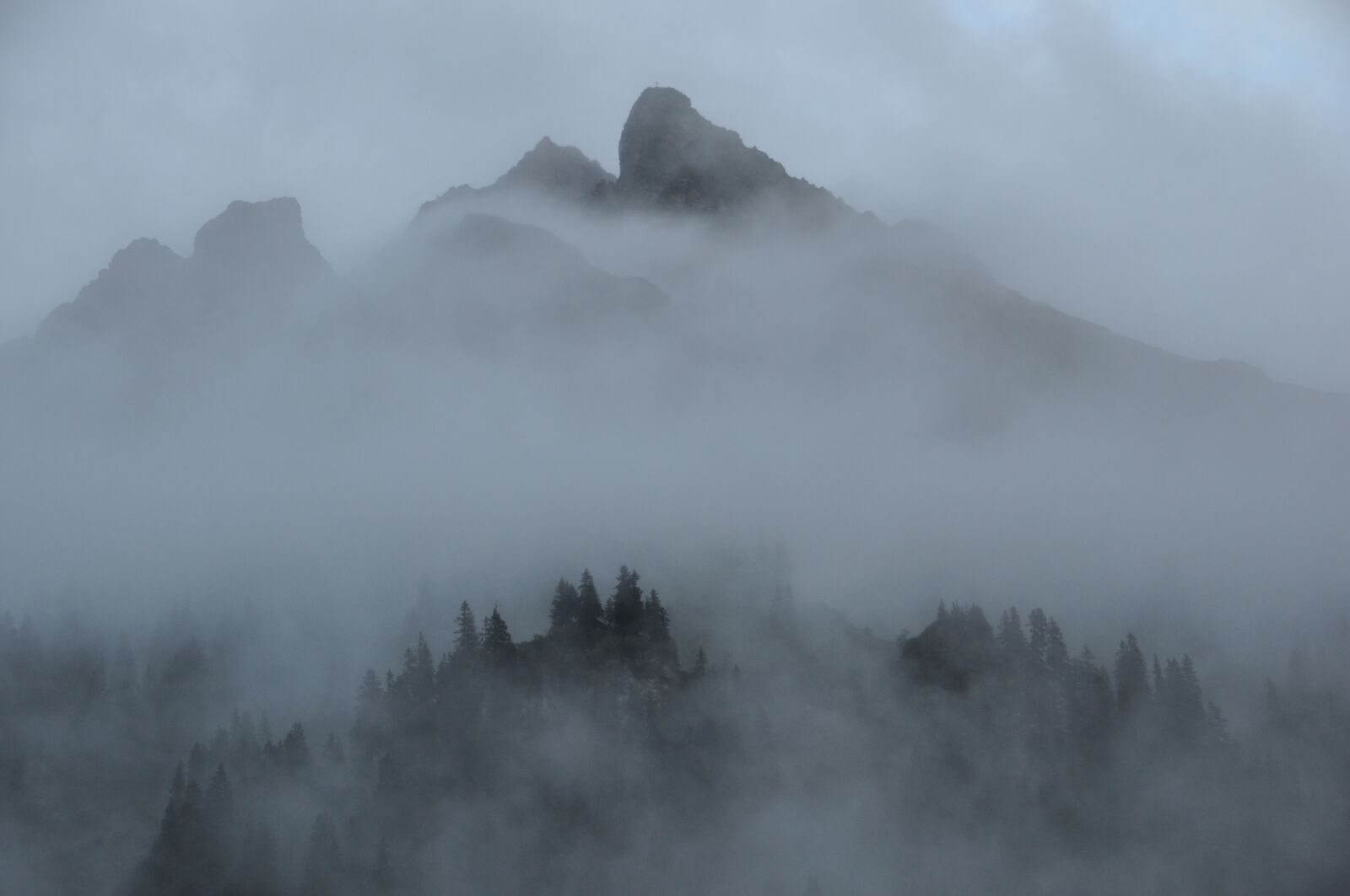 Nikon D5000 sample photo. Fog, clouds, mountains photography