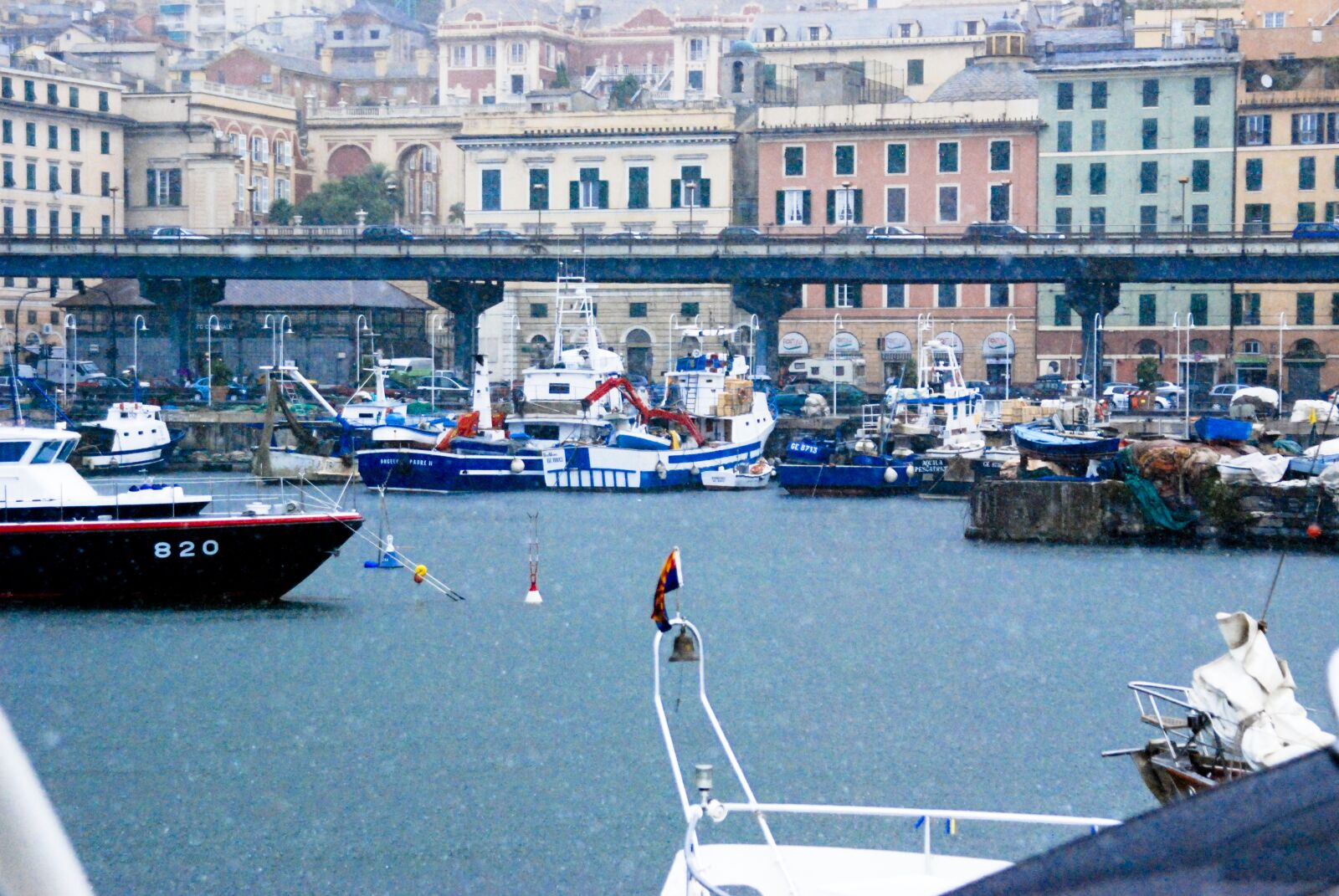 Nikon D80 sample photo. Genoa, rain, marina photography