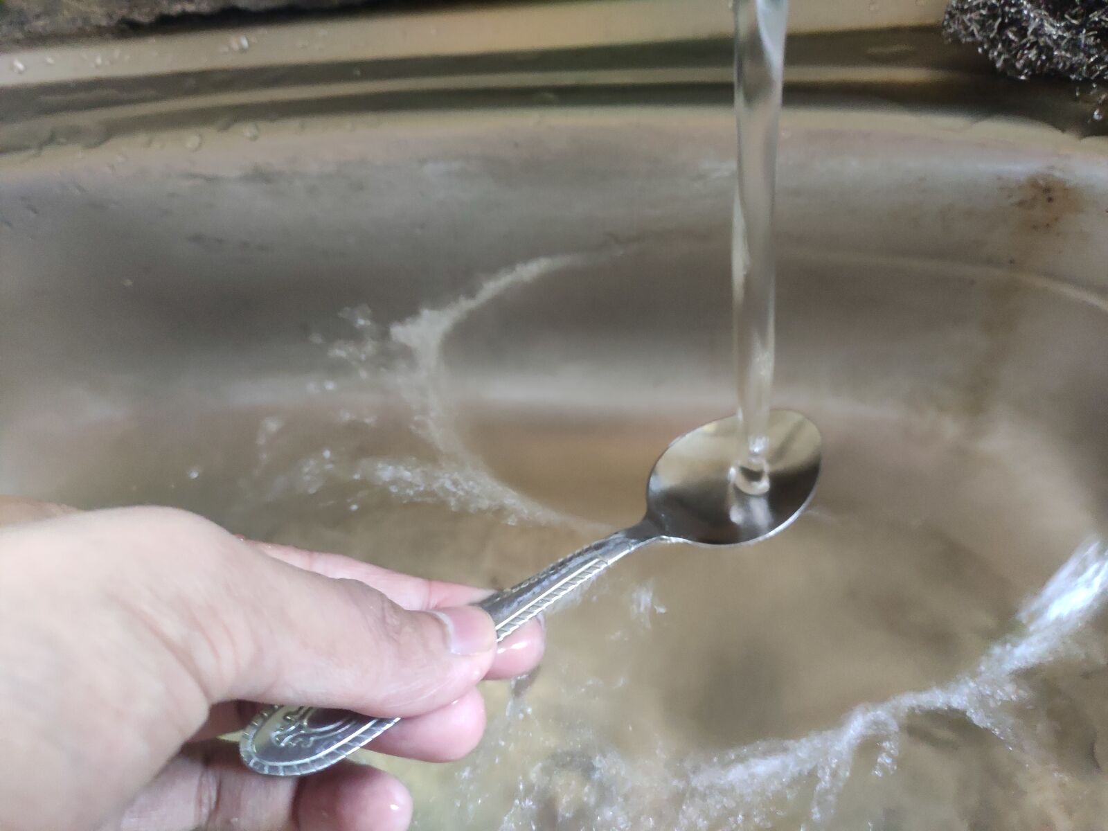 Xiaomi Redmi Note 7 Pro sample photo. Water, spoon, splash photography