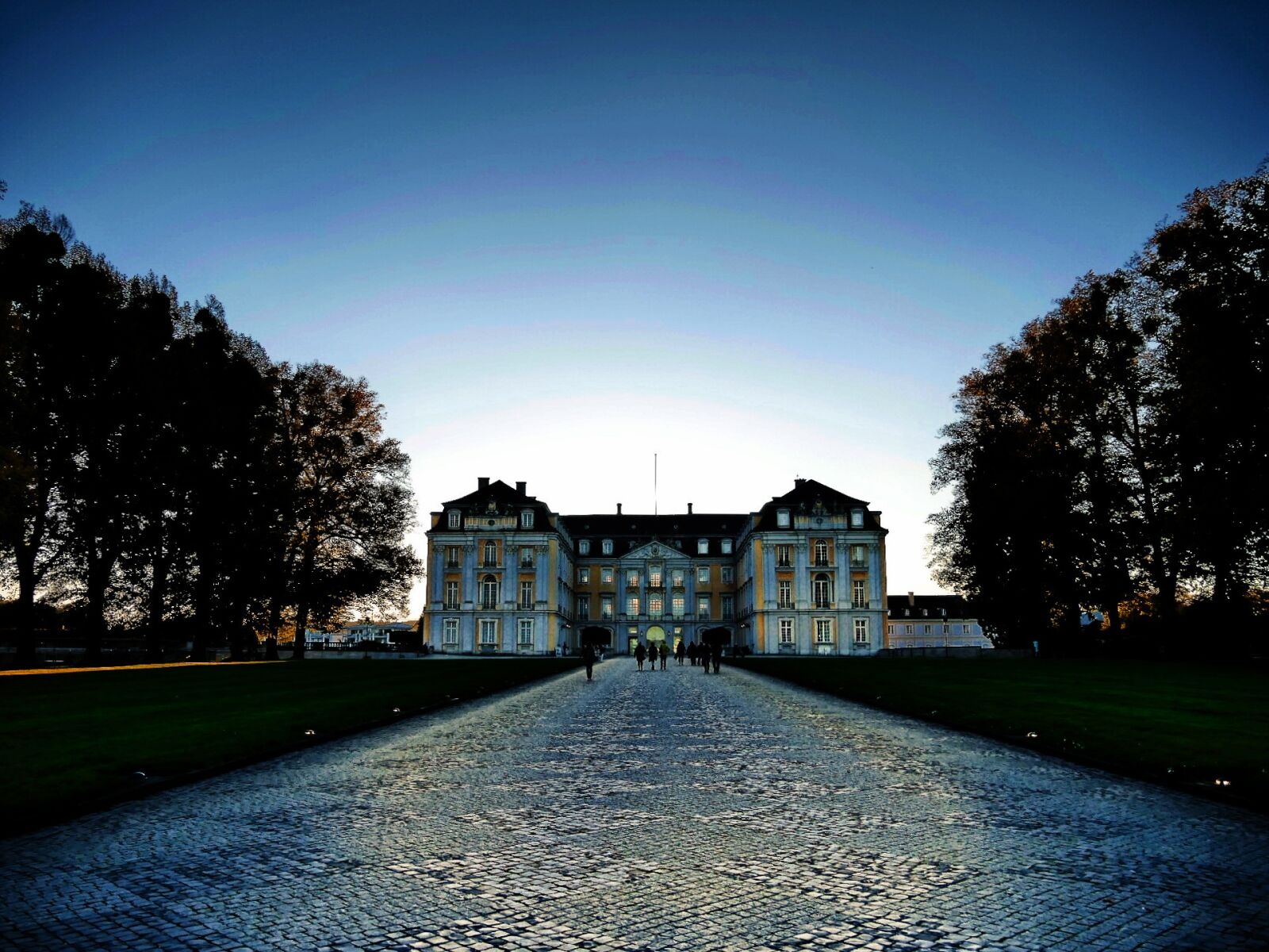 Panasonic DMC-G70 sample photo. Castle, dynamic, architecture photography