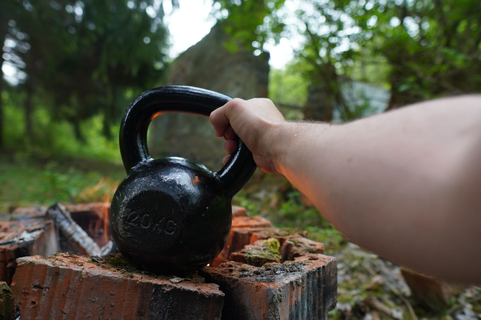 Sony a6400 + Sigma 16mm F1.4 DC DN | C sample photo. Kettlebell, trening, exercise photography
