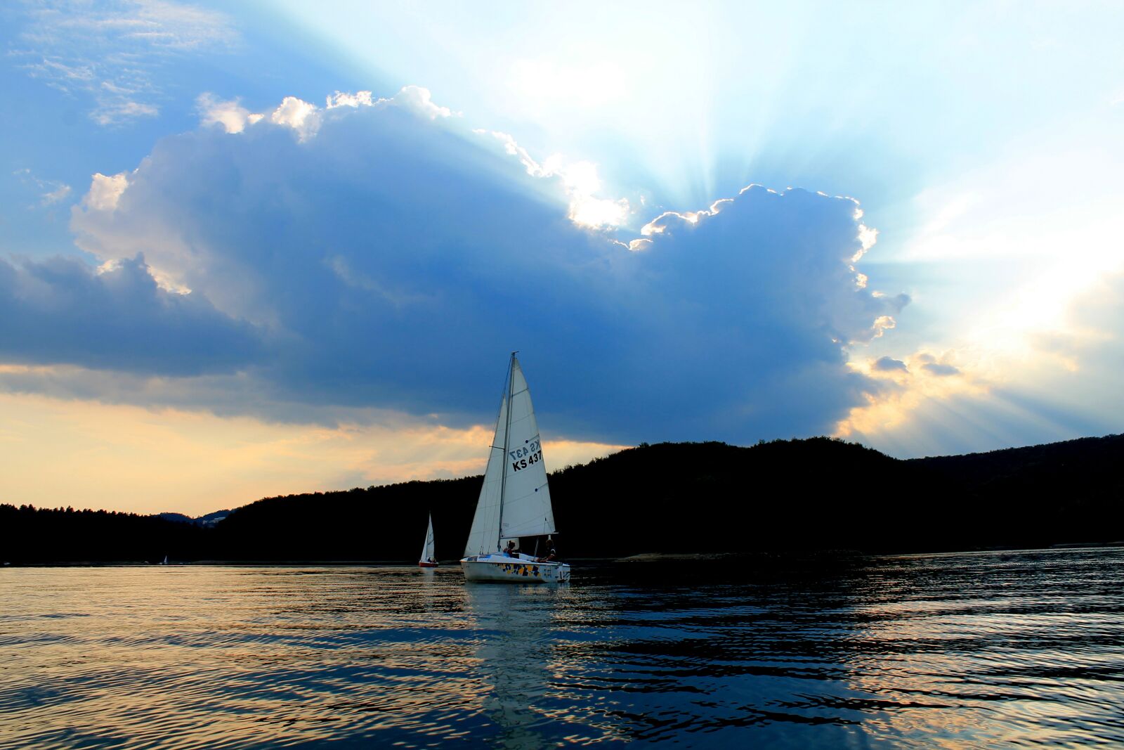 Canon EOS 1100D (EOS Rebel T3 / EOS Kiss X50) sample photo. Solina, lake, summer photography