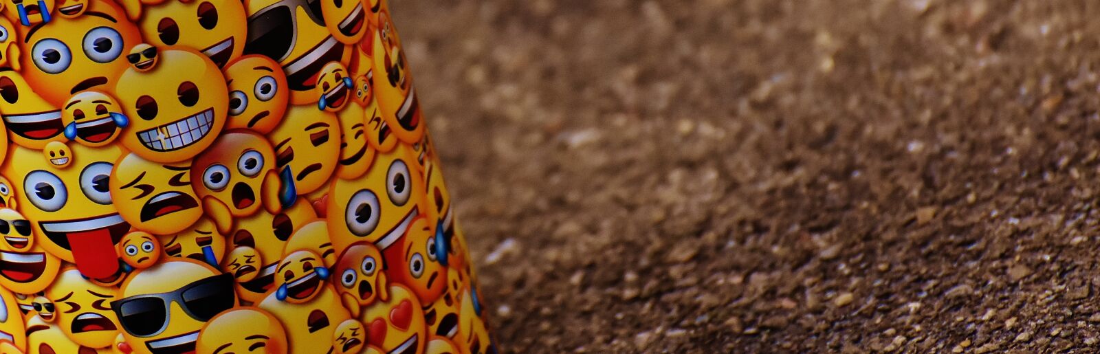 Nikon D7200 sample photo. Smilies, yellow, funny photography