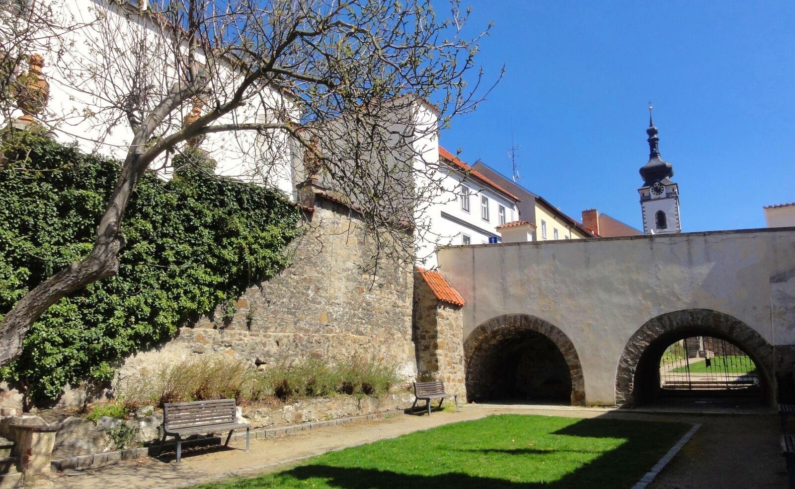 Sony DSC-HX5V sample photo. Park, town, czechia photography