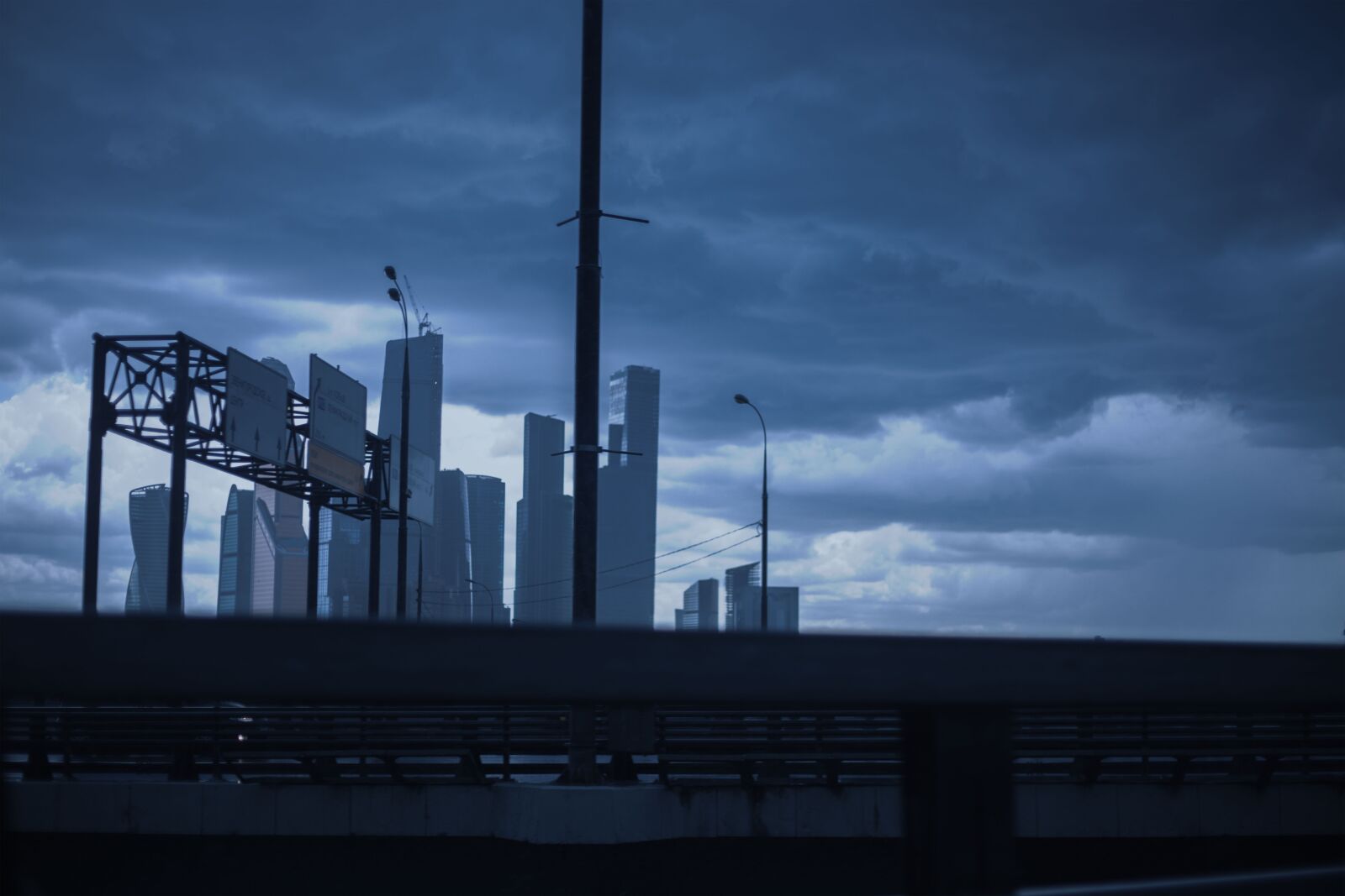 Canon EOS 5D Mark III sample photo. Moscow, russia, rain photography