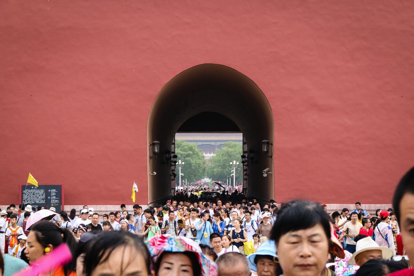 Canon EOS 70D sample photo. Palace museum, people, historical photography