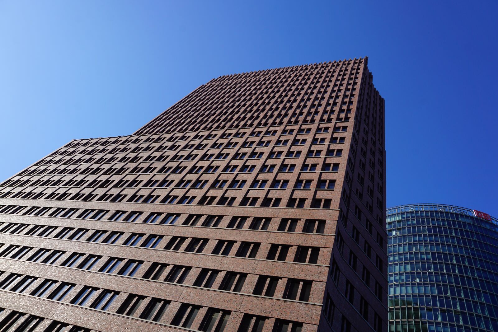 Sony E 16-50mm F3.5-5.6 PZ OSS sample photo. Building, tower, architecture photography