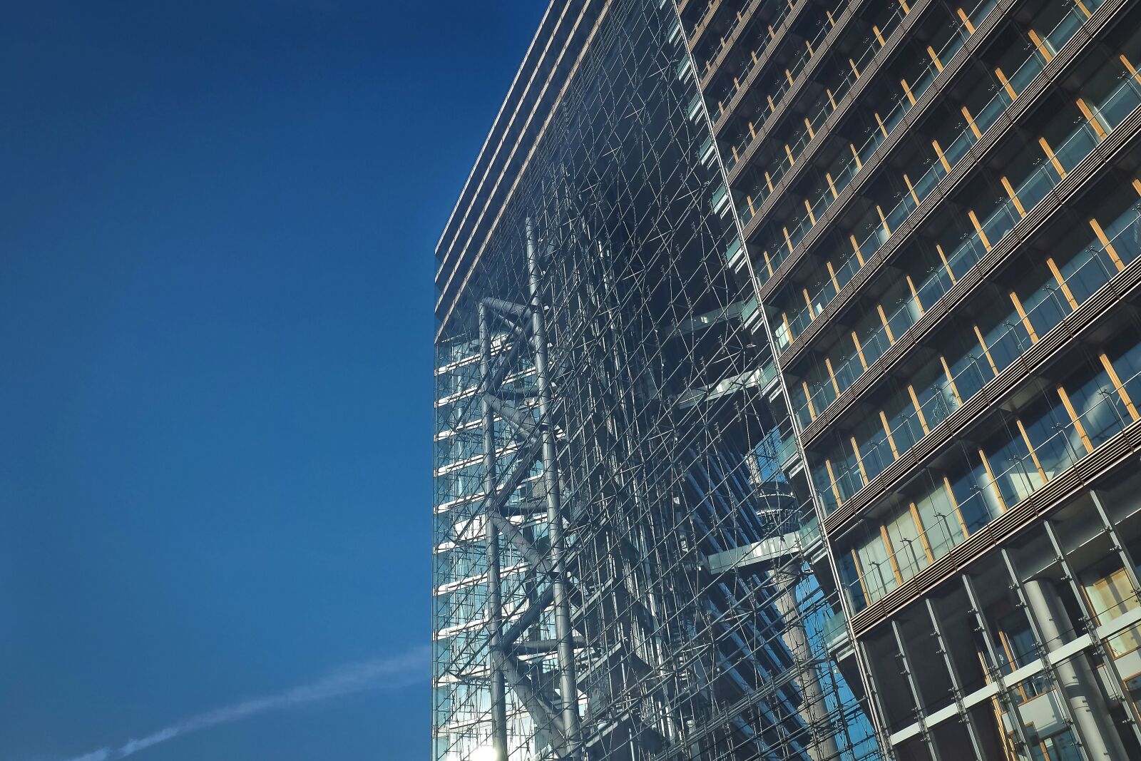 Olympus OM-D E-M10 sample photo. Architecture, skyscraper, glass facades photography