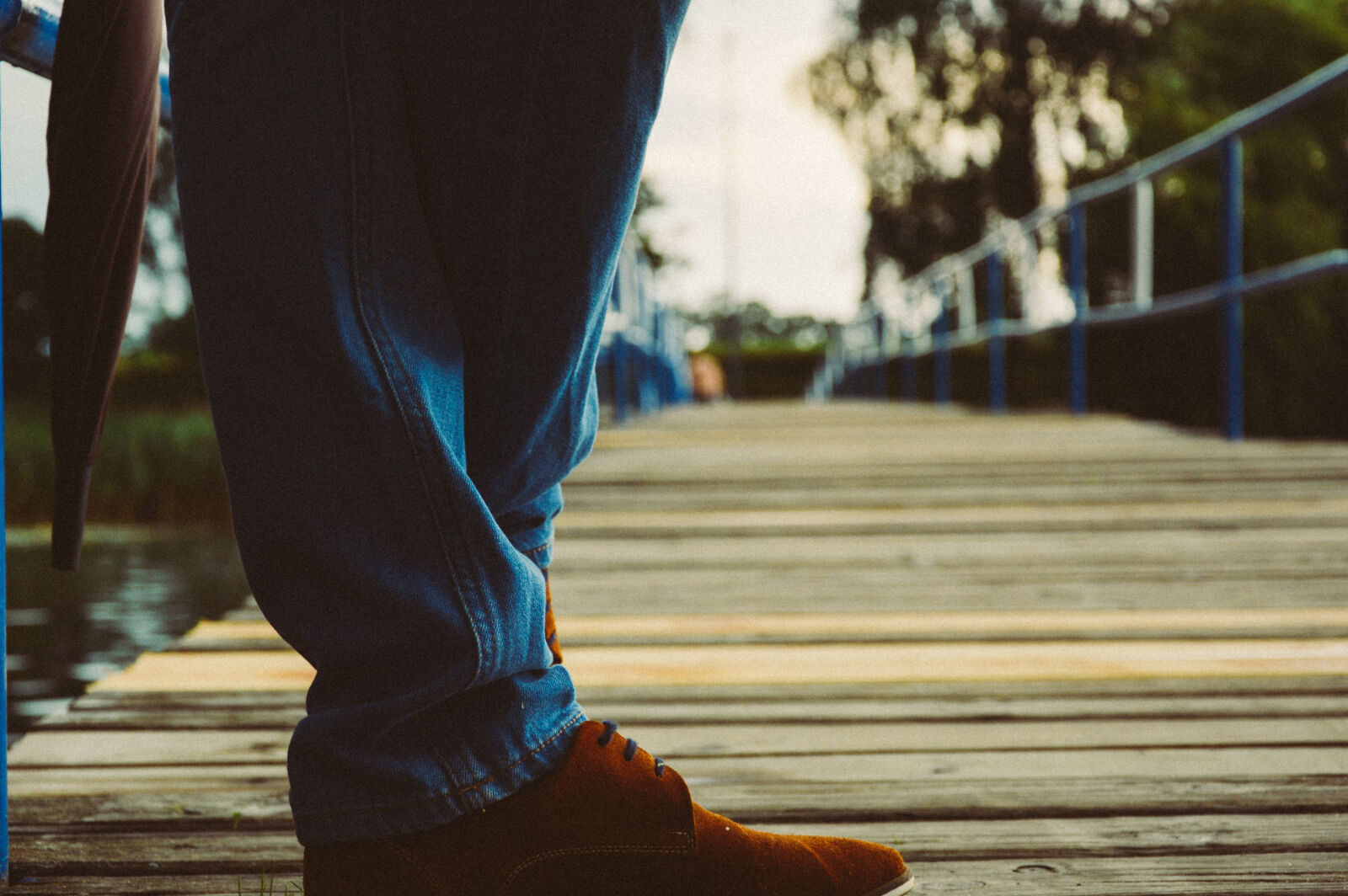 Nikon D3200 sample photo. Feet, footwear, jetty, shoes photography