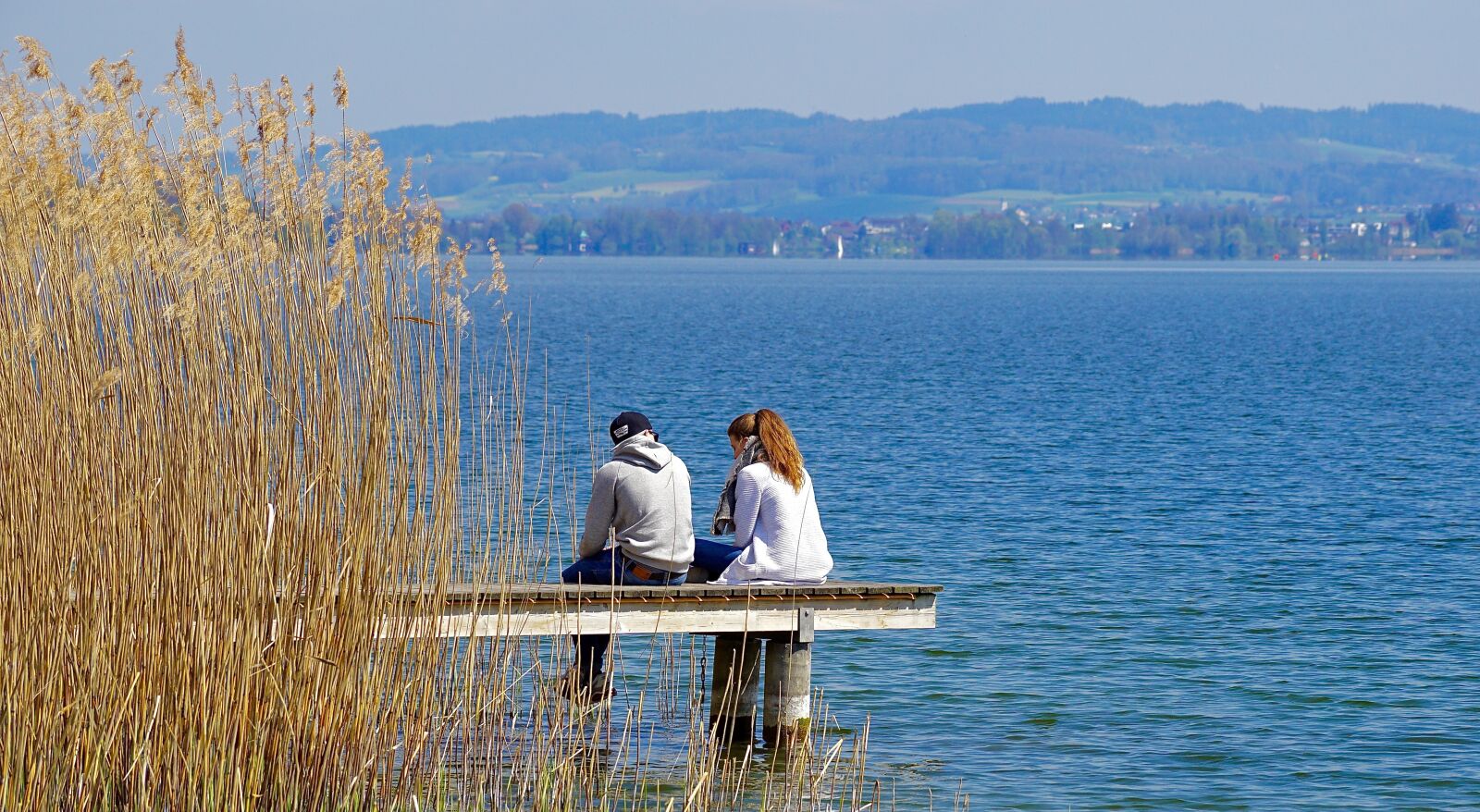 Sony DT 55-300mm F4.5-5.6 SAM sample photo. Friends, pair, together photography