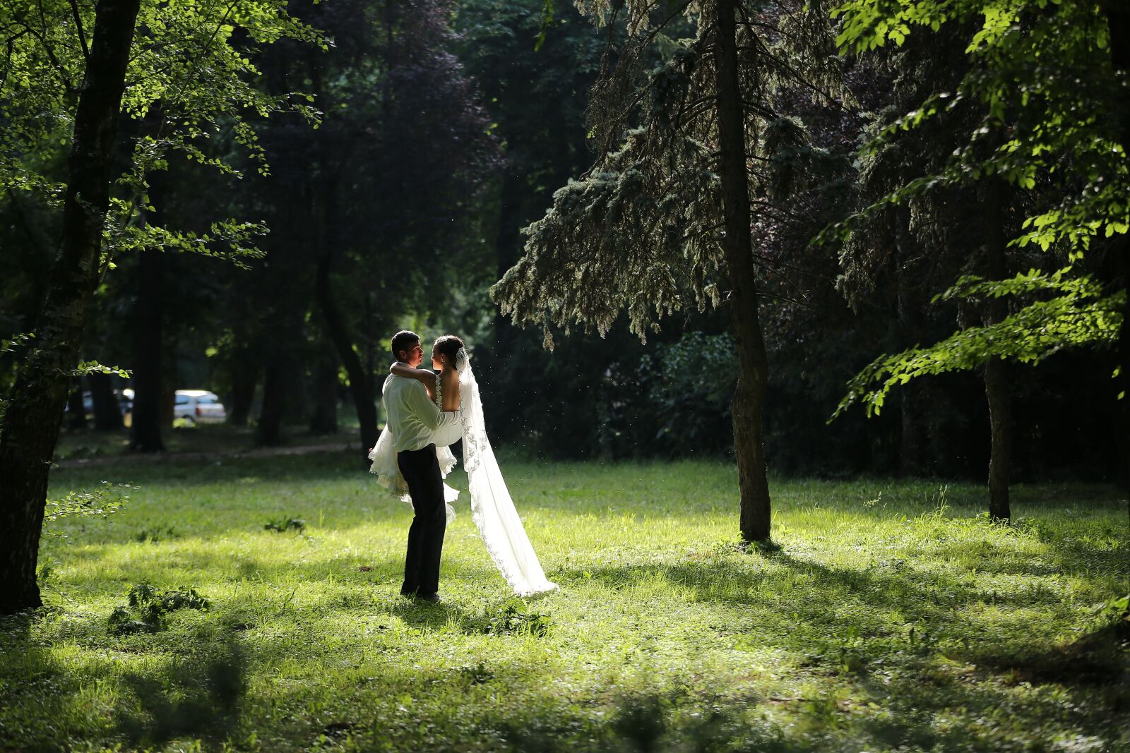 Canon EOS 5D Mark III sample photo. Romantic, bride, holding, groom photography