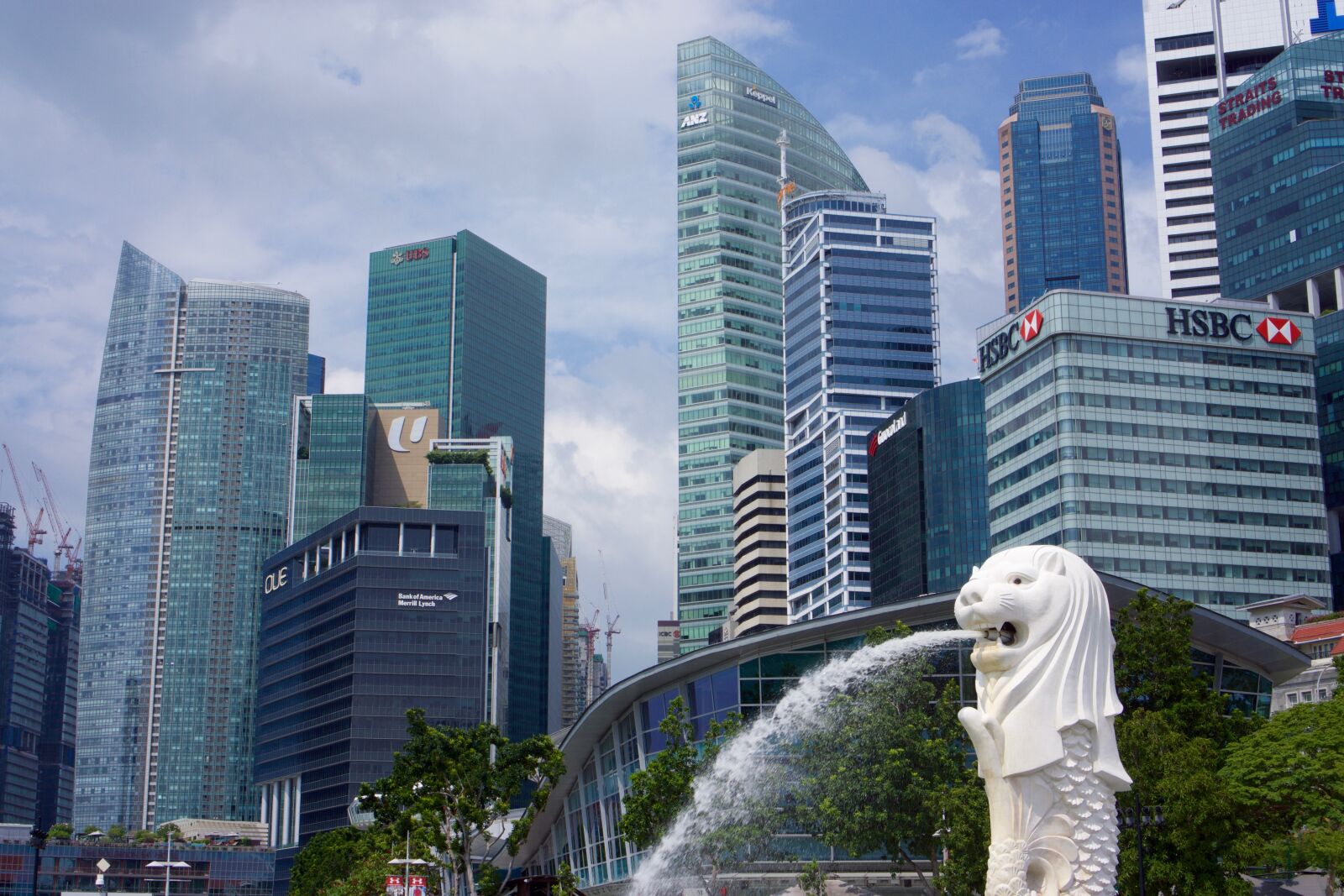 Sony Alpha NEX-7 + Sony E 35mm F1.8 OSS sample photo. Singapore, city, fountain photography