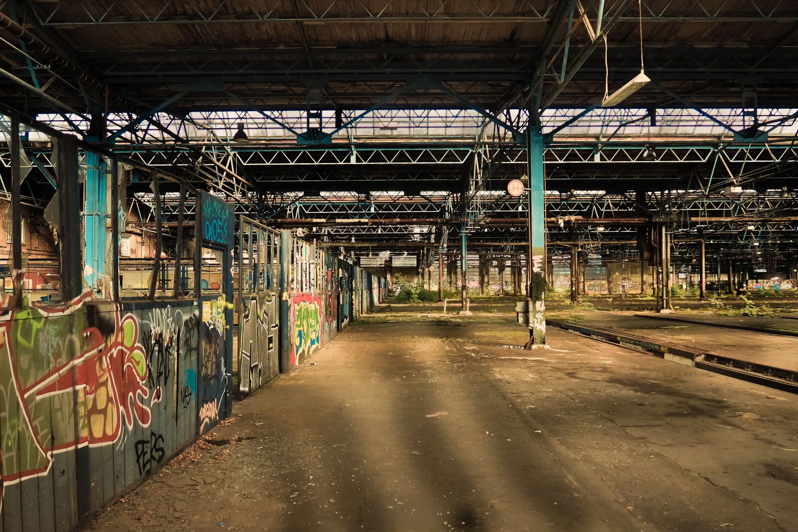 Olympus OM-D E-M10 sample photo. Lost places, pforphoto, old photography