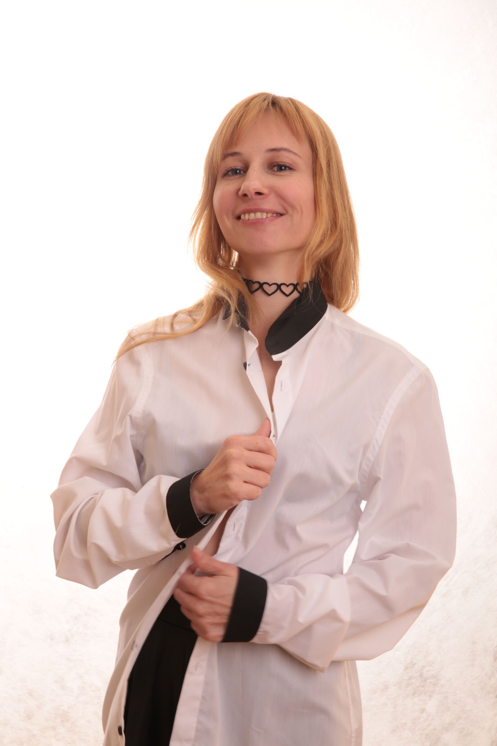 Canon EF 24-70mm F2.8L II USM sample photo. Laughter, smile, shirt photography