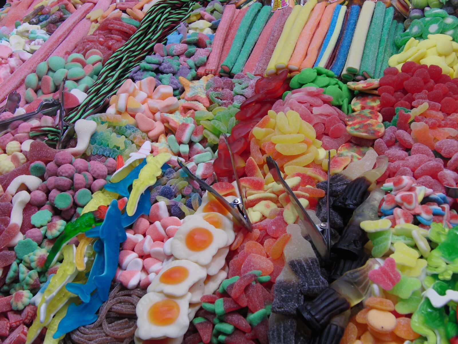 CASIO EX-FH20 sample photo. Candy, sweets, colors photography