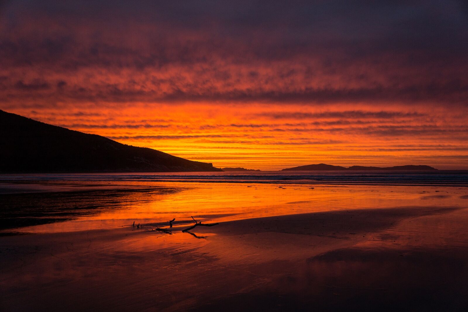 Sony a6000 + Sony E 18-55mm F3.5-5.6 OSS sample photo. Sunset, coastline, beach photography