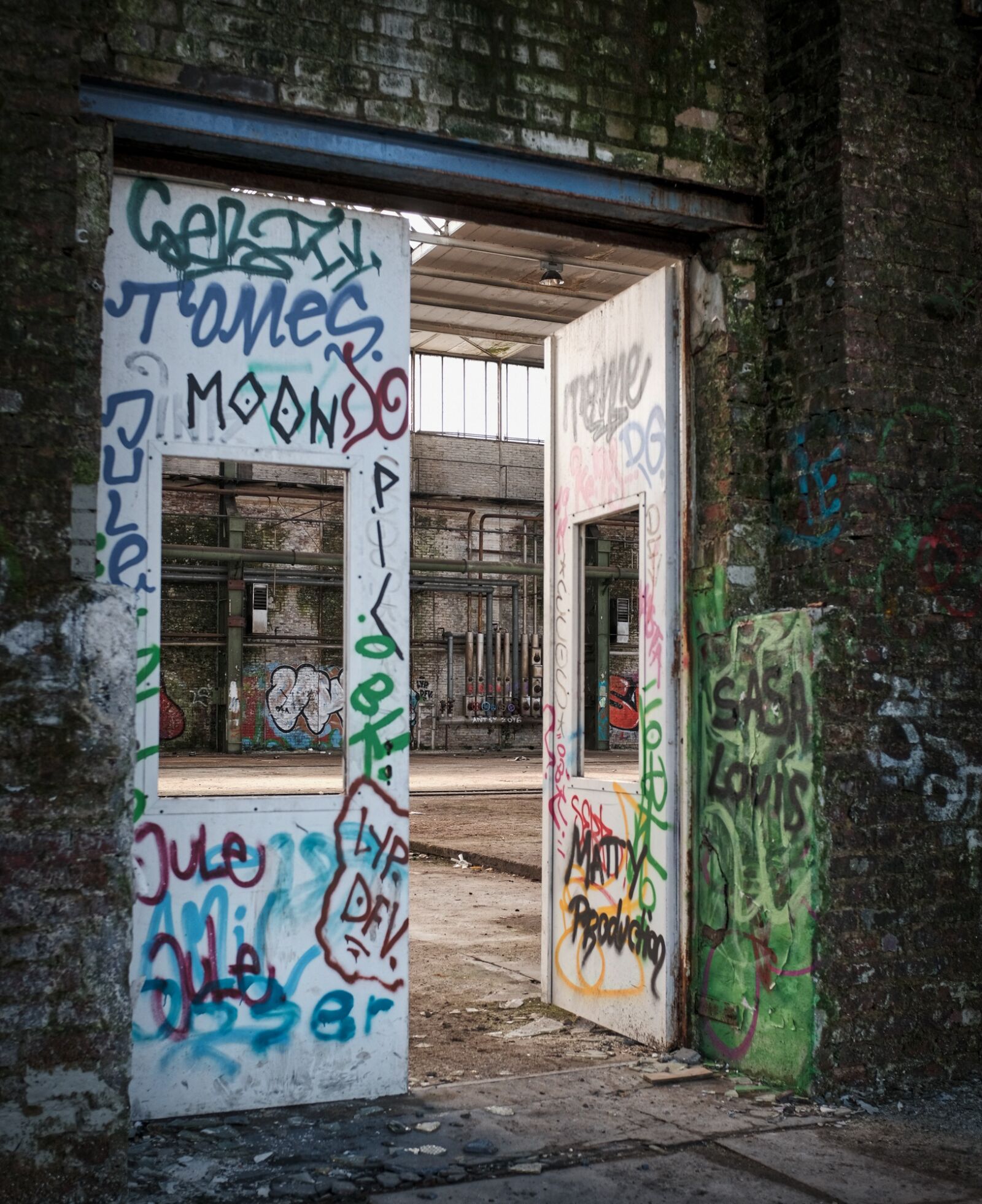 Fujifilm X100F sample photo. Lost places, cologne, building photography