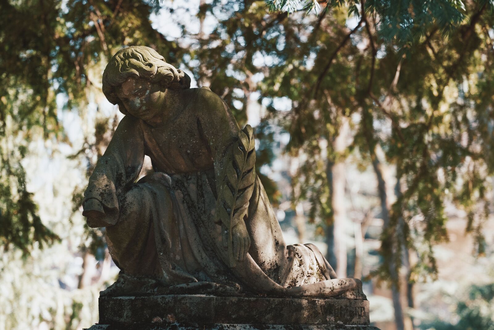 Fujifilm XF 55-200mm F3.5-4.8 R LM OIS sample photo. Sculpture, child, angel photography