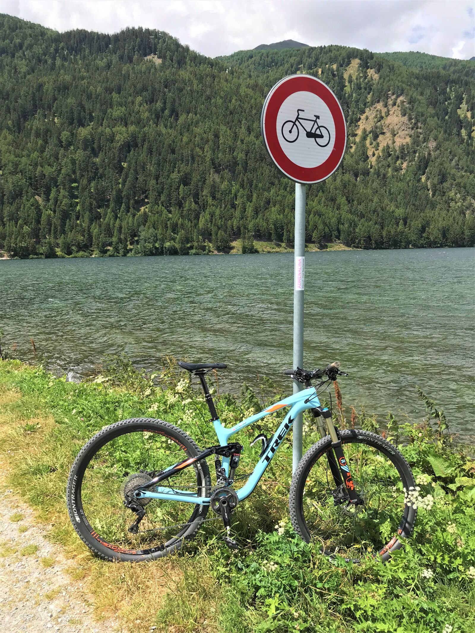 iPhone 7 back camera 3.99mm f/1.8 sample photo. Trek, bike, tirol photography