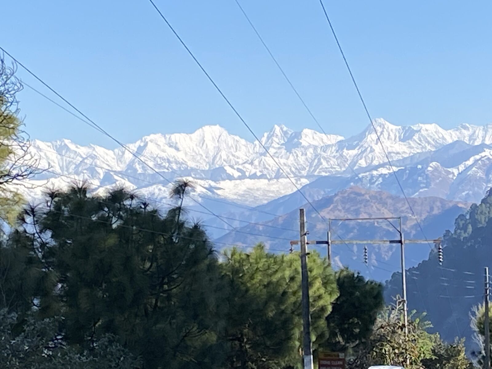 iPhone 11 back dual wide camera 4.25mm f/1.8 sample photo. Pir panjal from dal photography